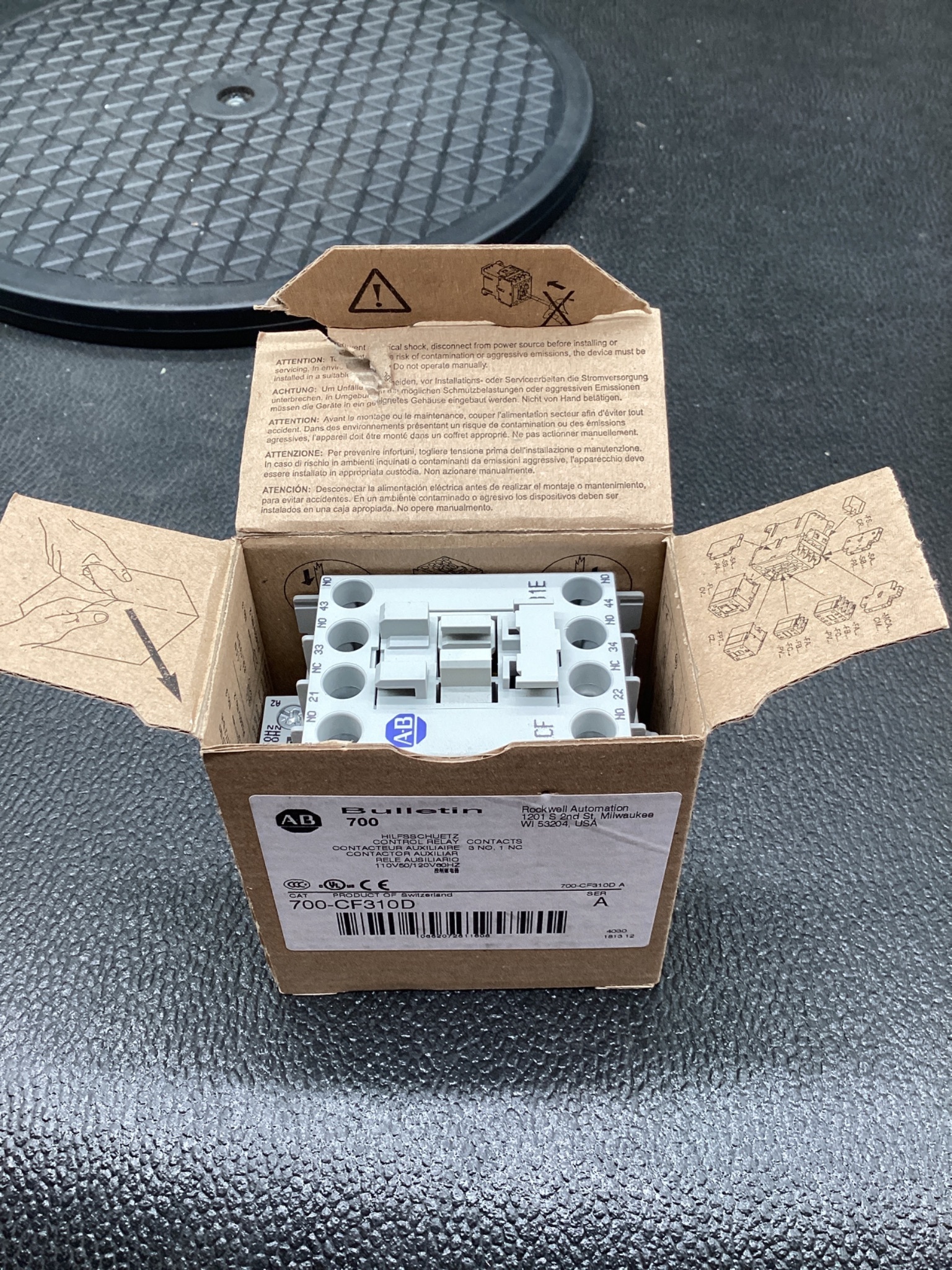 ALLEN-BRADLEY 700-CF310D Control Relay NEW 4