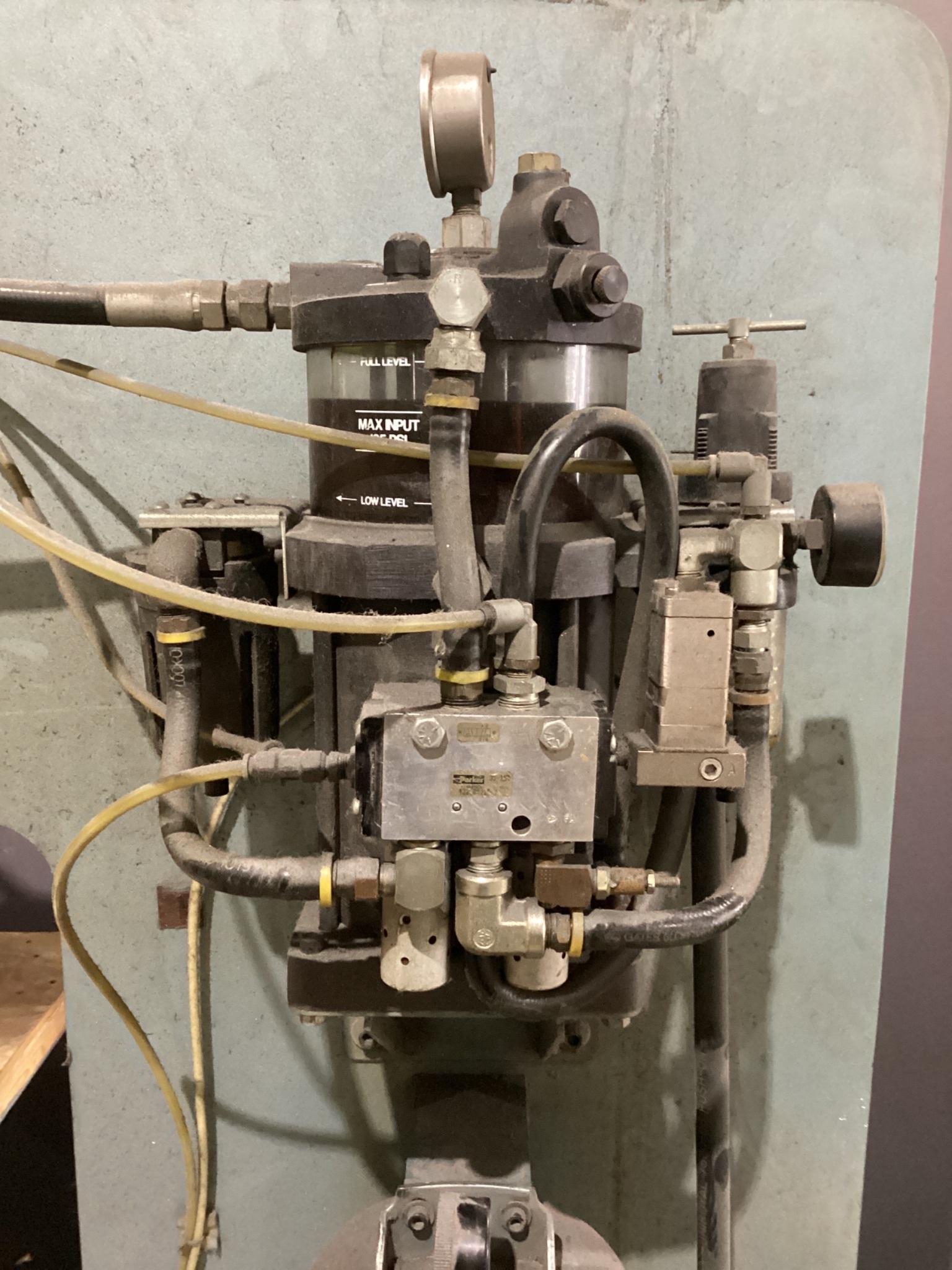 LOCKFORMER LETTER LOK SIGMA I Deep Throat Pneumatic Press USED 3