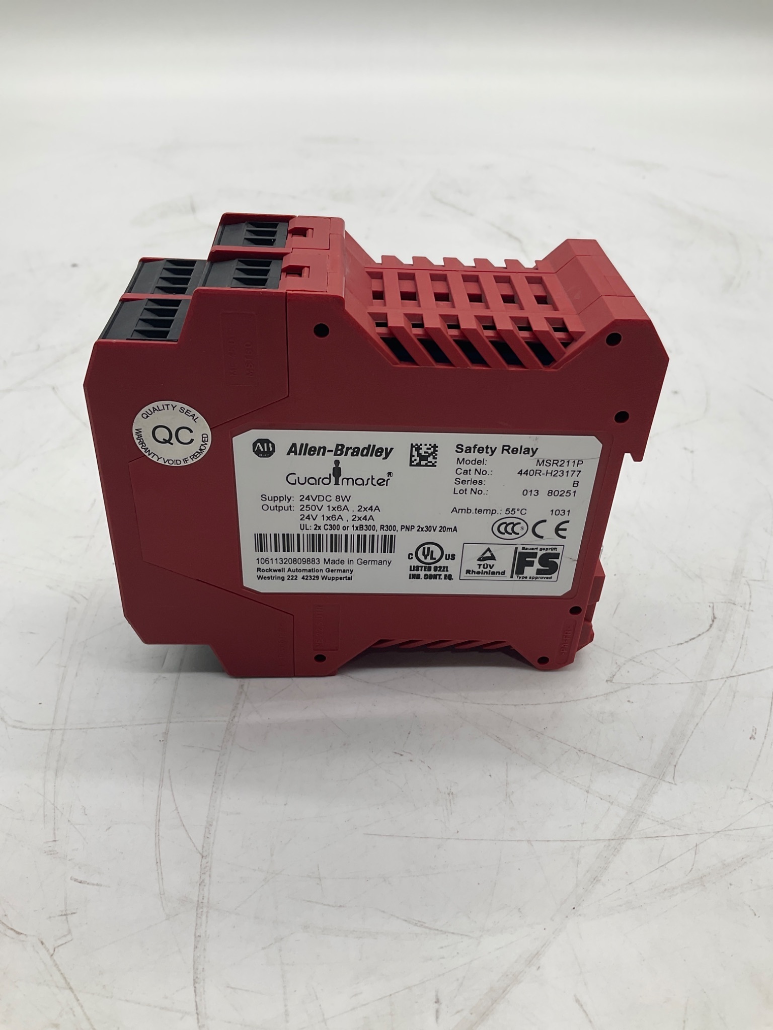 ALLEN-BRADLEY MSR211P Guardmaster Safety Relay USED 3