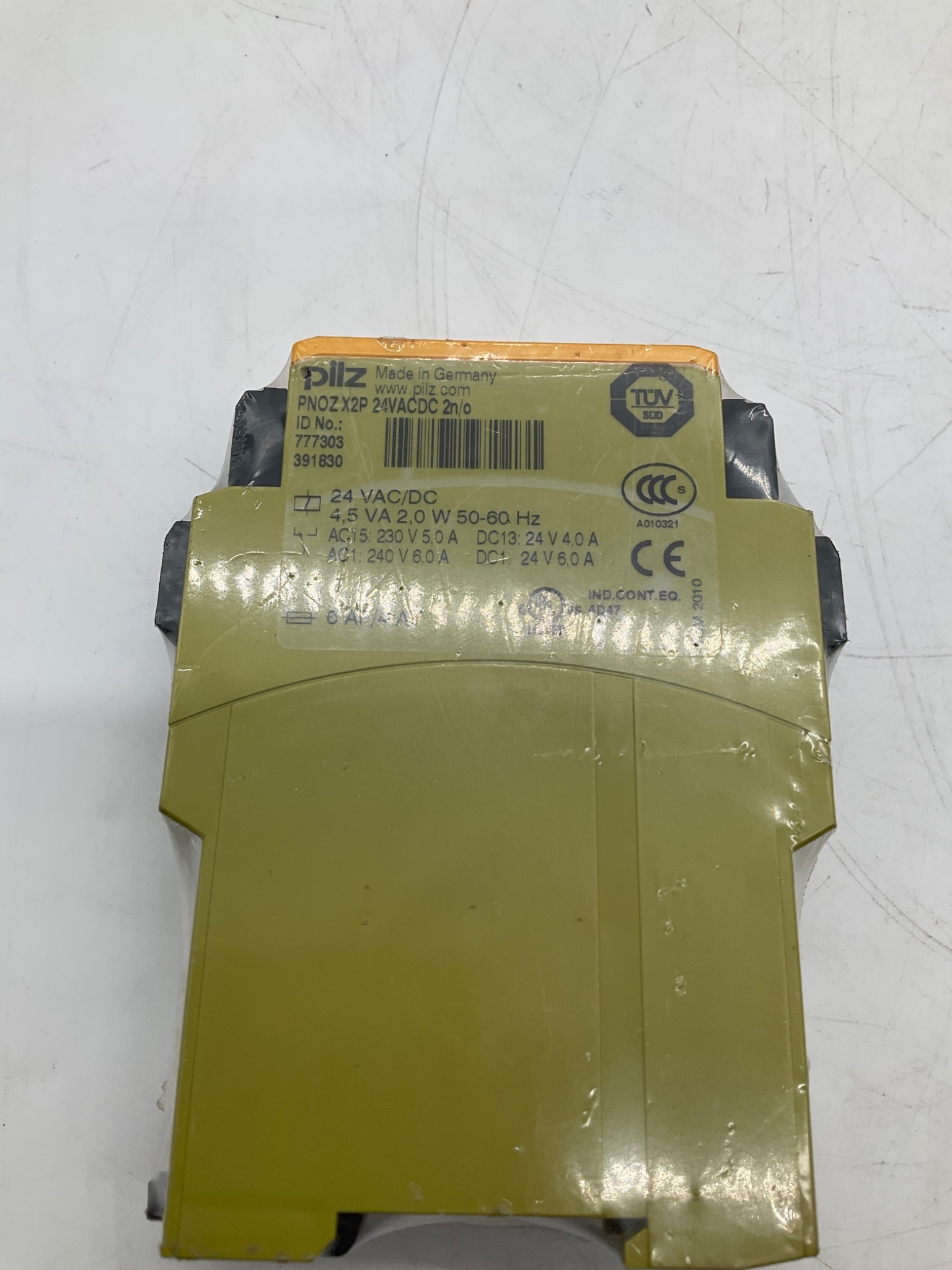 PILZ 777303 PNOZ X2P Safety Relay 24VAC/DC 2 N/O NEW 0