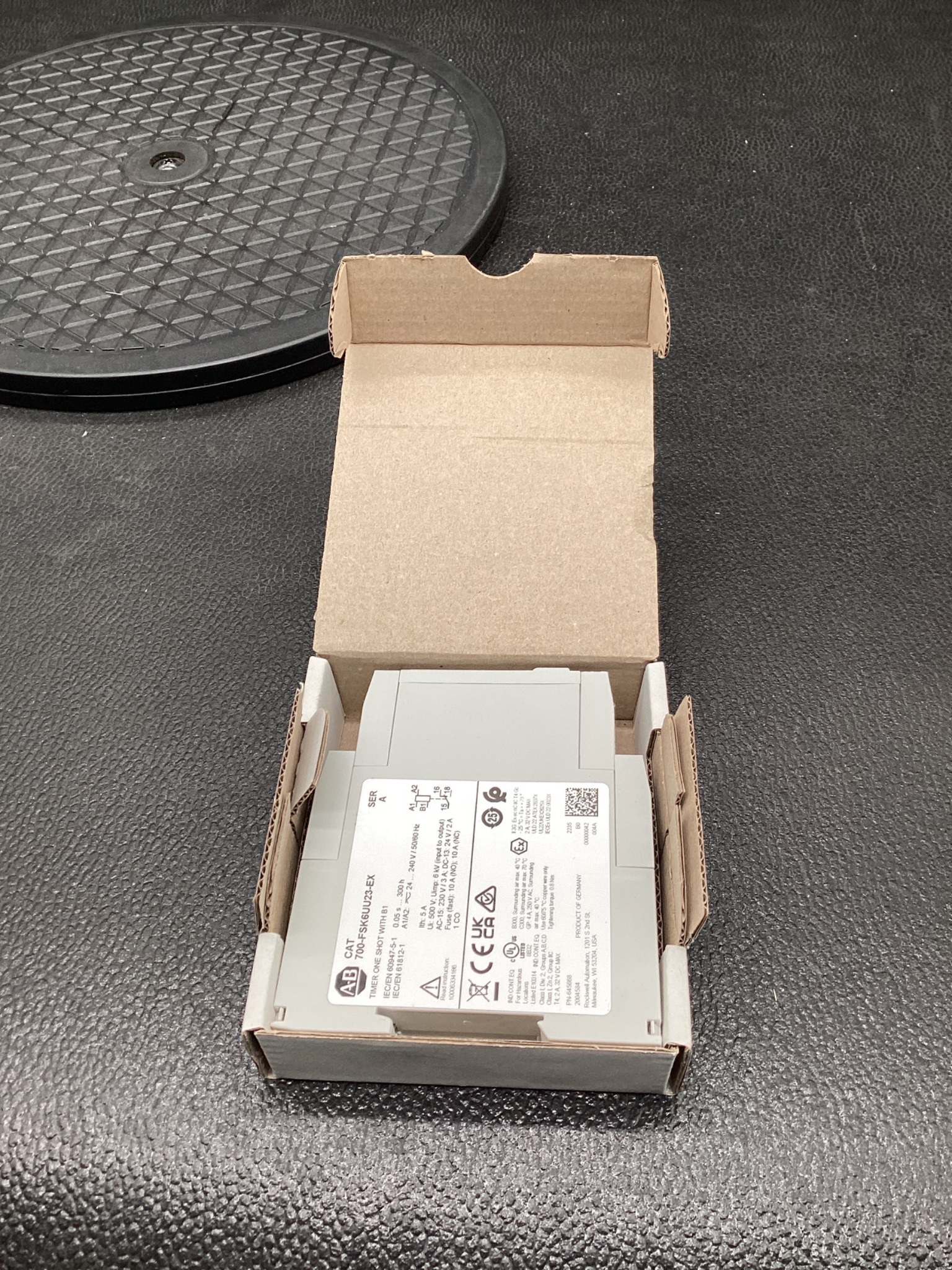 ALLEN-BRADLEY 700-FSK6UU23-EX Multifunction Time Relay NEW 3