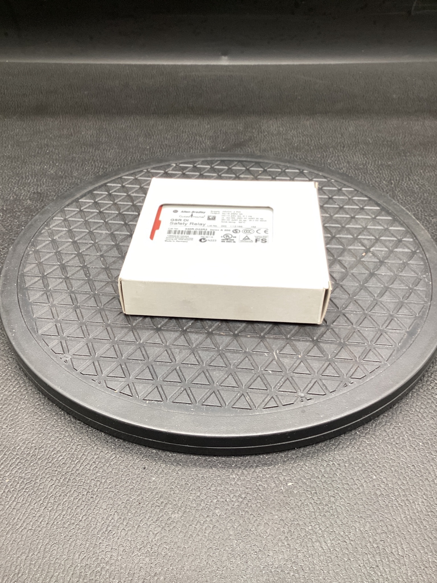 ALLEN-BRADLEY 440R-D22R2 Guardmaster GSR DI Safety Relay NEW 0