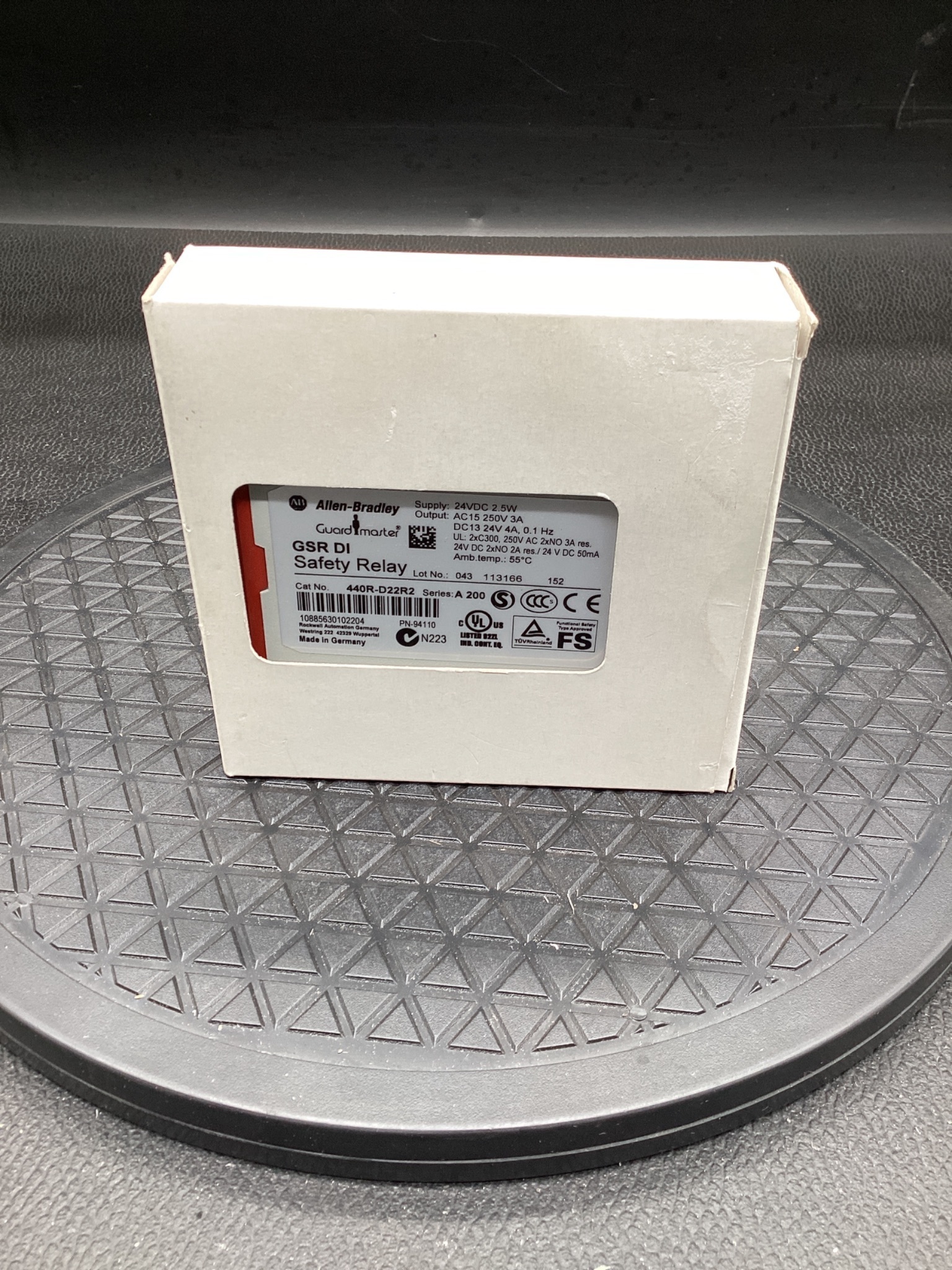 ALLEN-BRADLEY 440R-D22R2 Guardmaster GSR DI Safety Relay NEW 1
