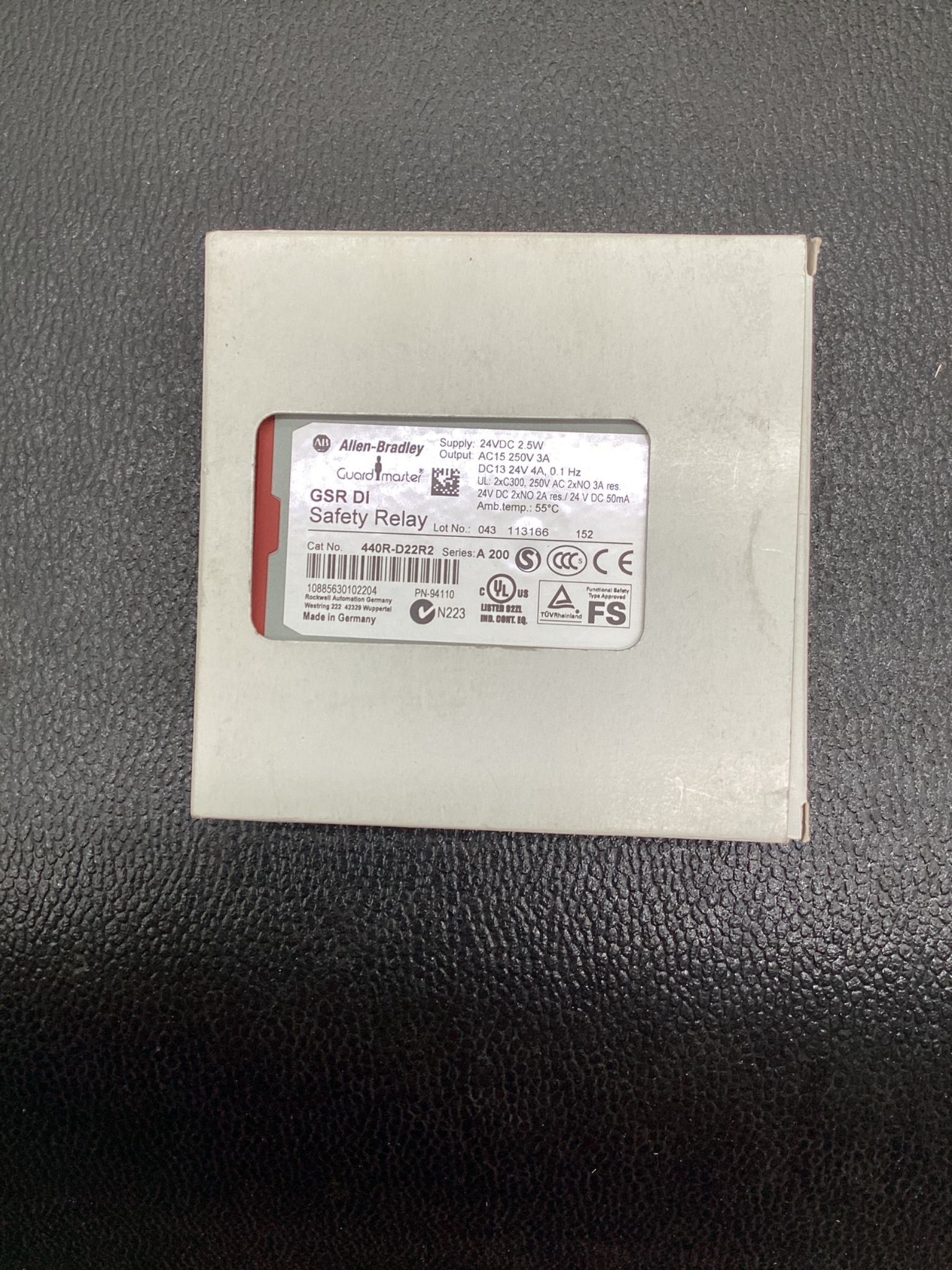 ALLEN-BRADLEY 440R-D22R2 Guardmaster GSR DI Safety Relay NEW 2