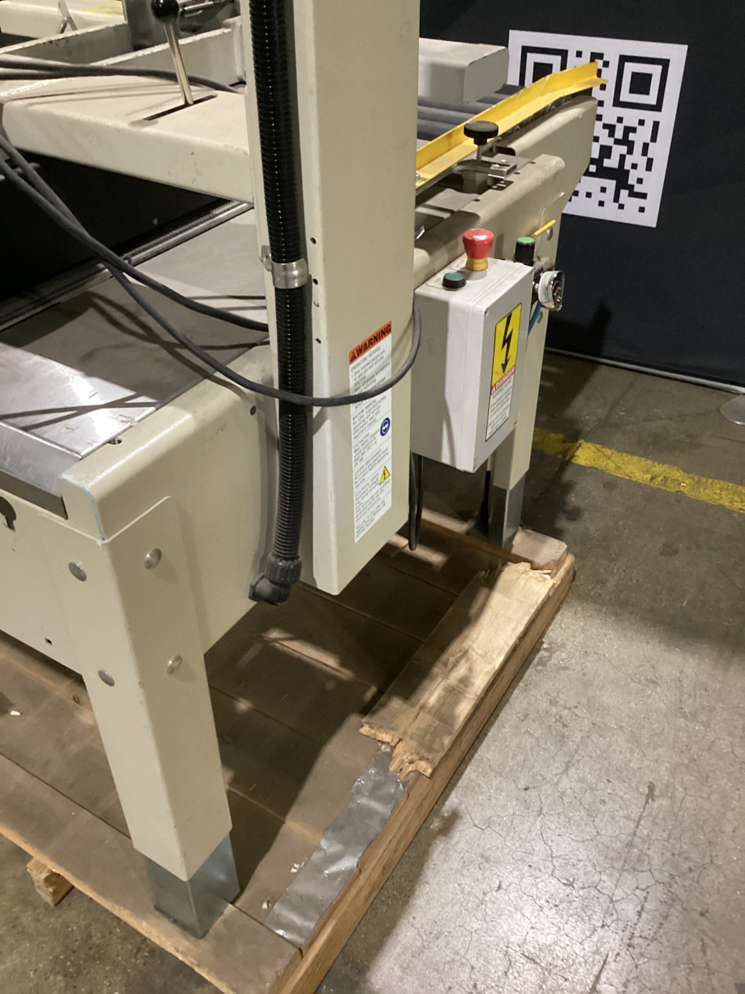 INTERPACK USA2324-TB Carton Sealer USED 2
