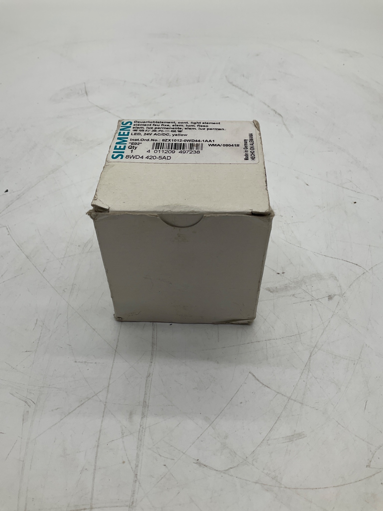 SIEMENS 8WD4420-5AD Continuous Light Element Yellow 24VAC/DC NEW 2
