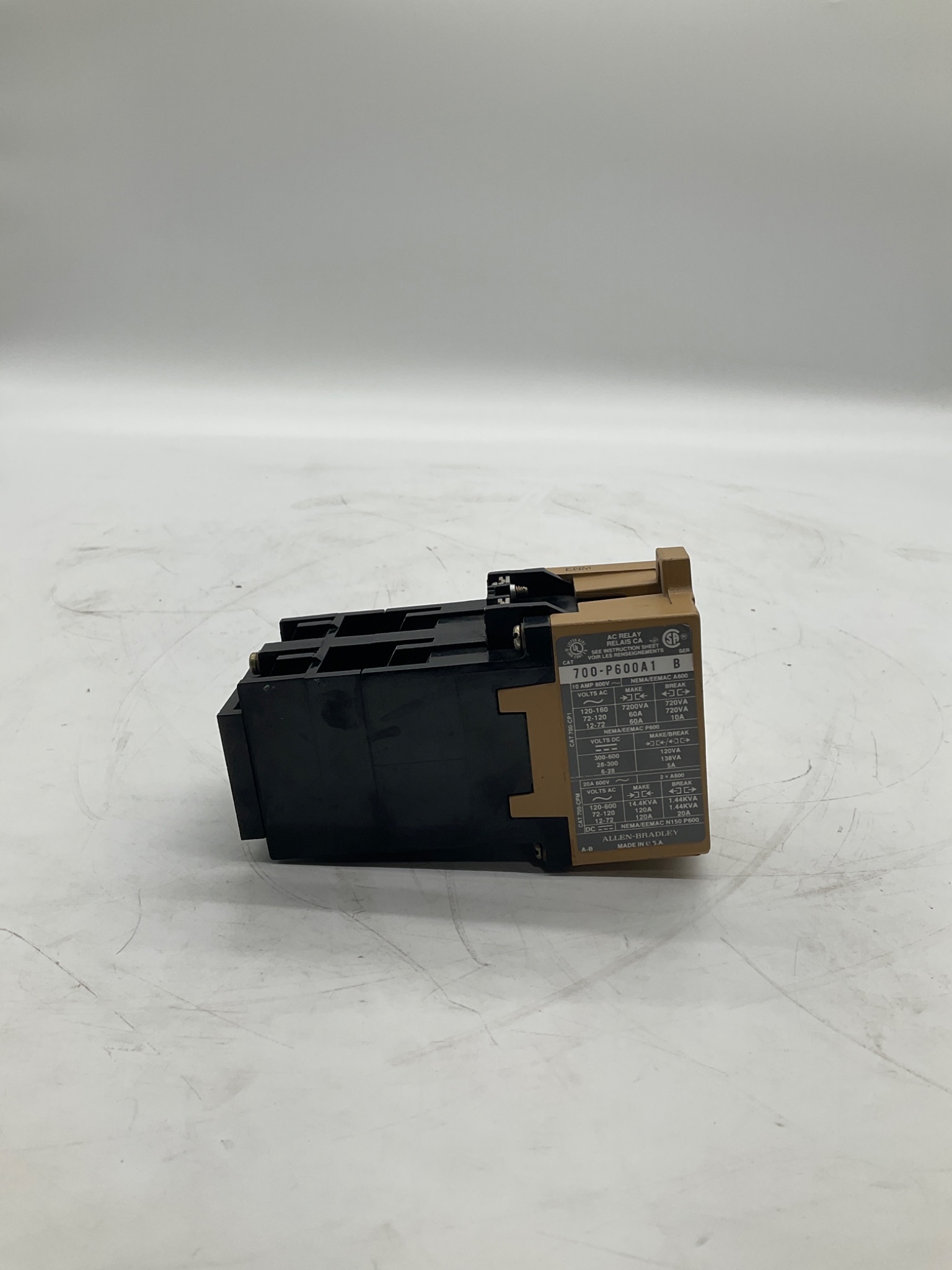 ALLEN-BRADLEY 700-P600A1 Type P AC Relay USED 0