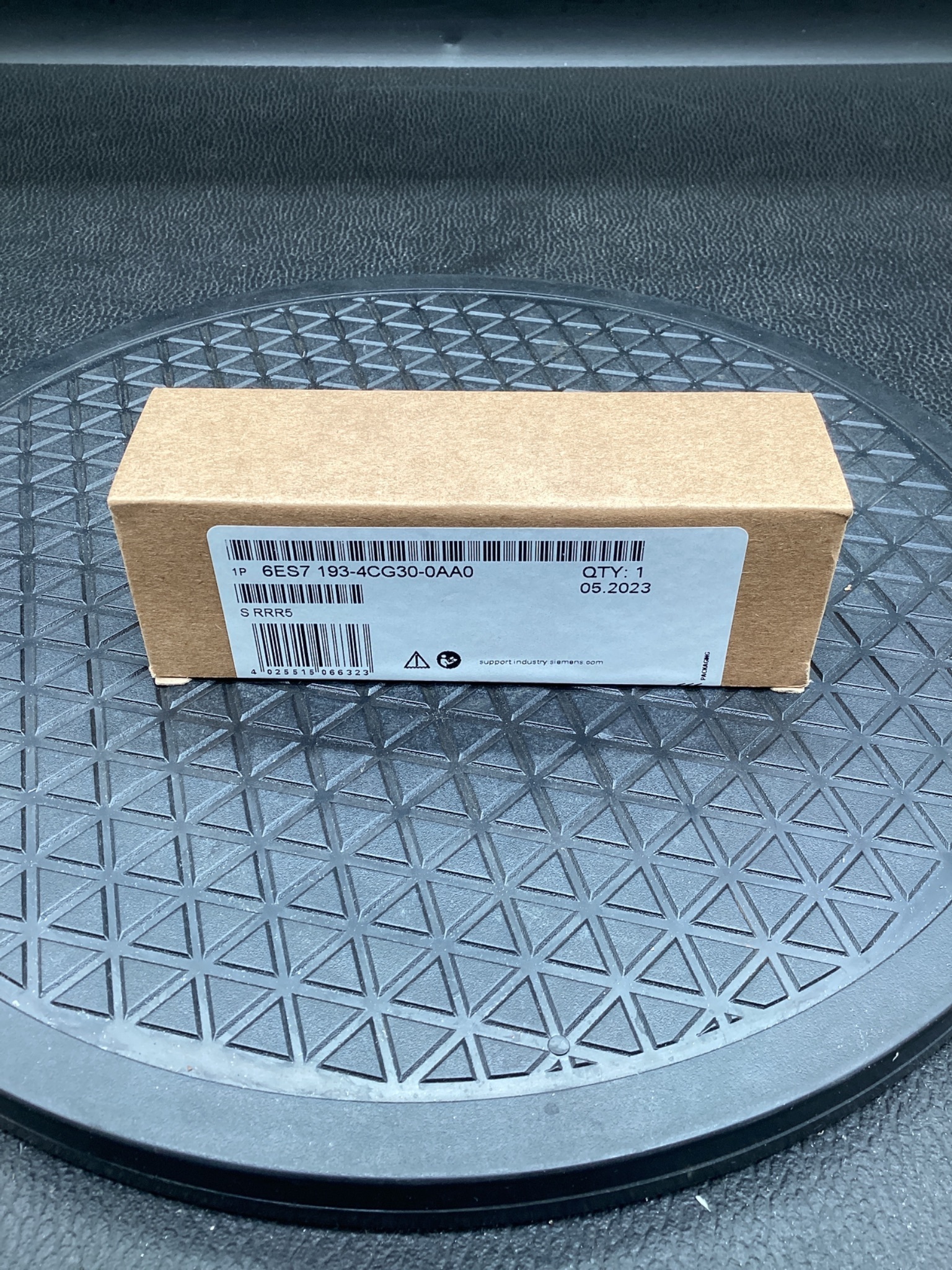 SIEMENS 6ES7193-4CG30-0AA0 SIMATIC ET200S Terminal Module NEW 1