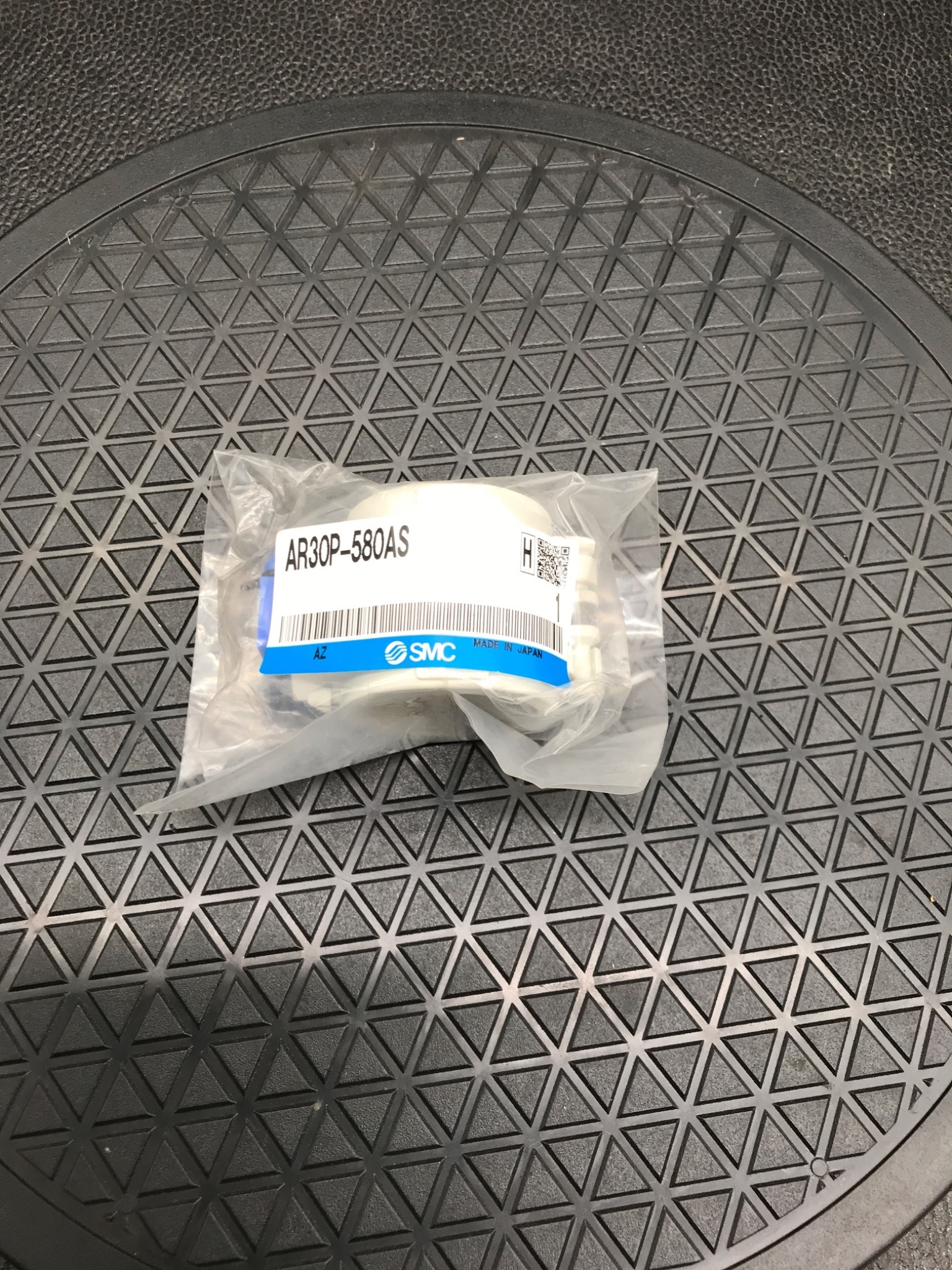 SMC AR30P-580AS Regulator Lockout Bracket NEW 0
