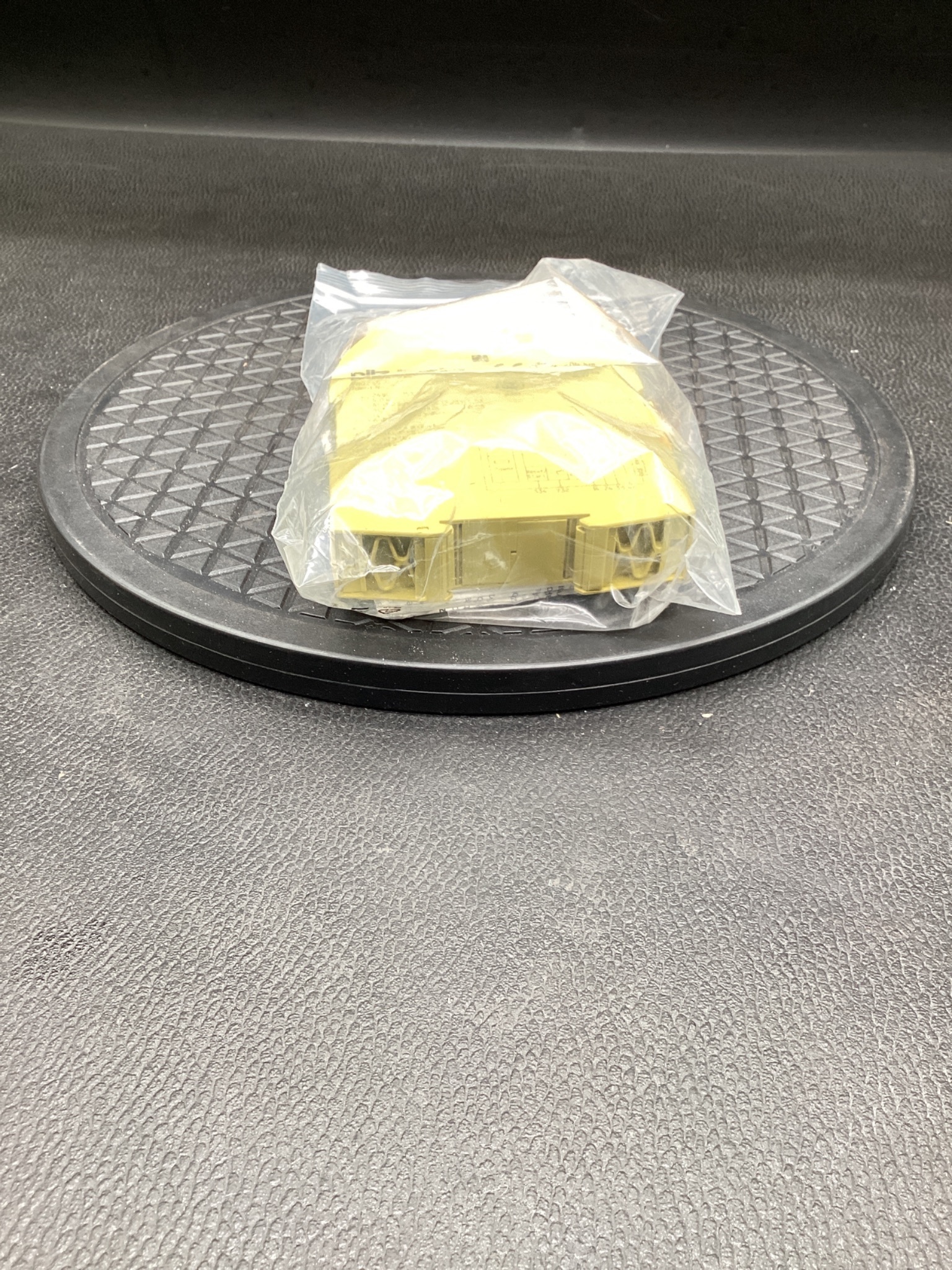 Pilz PNOZ s5 24VDC 2n/o 2n/o t 750105 Safety Relay USED 2