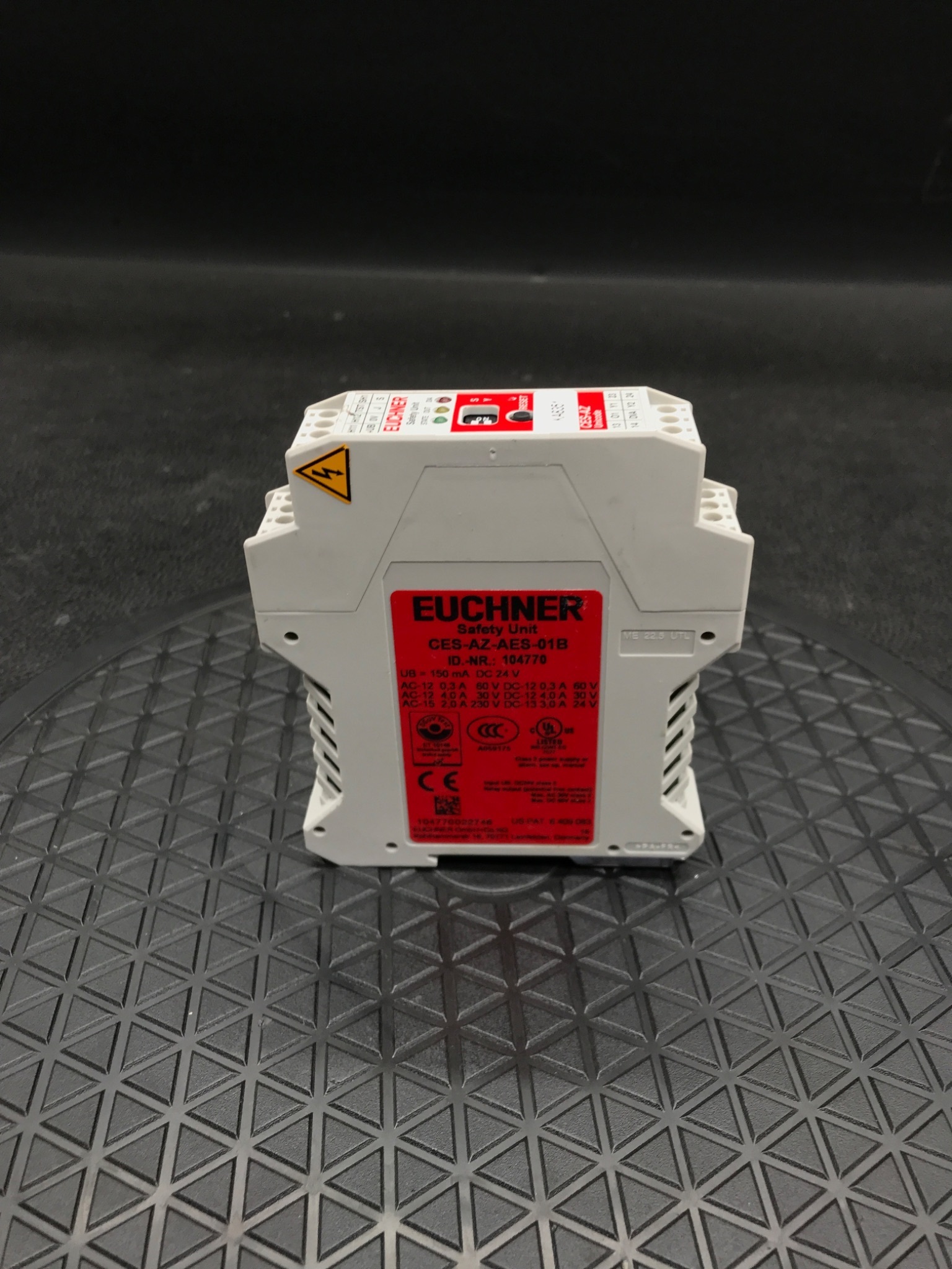 EUCHNER CES-AZ-AES-01B Safety Unit USED 2