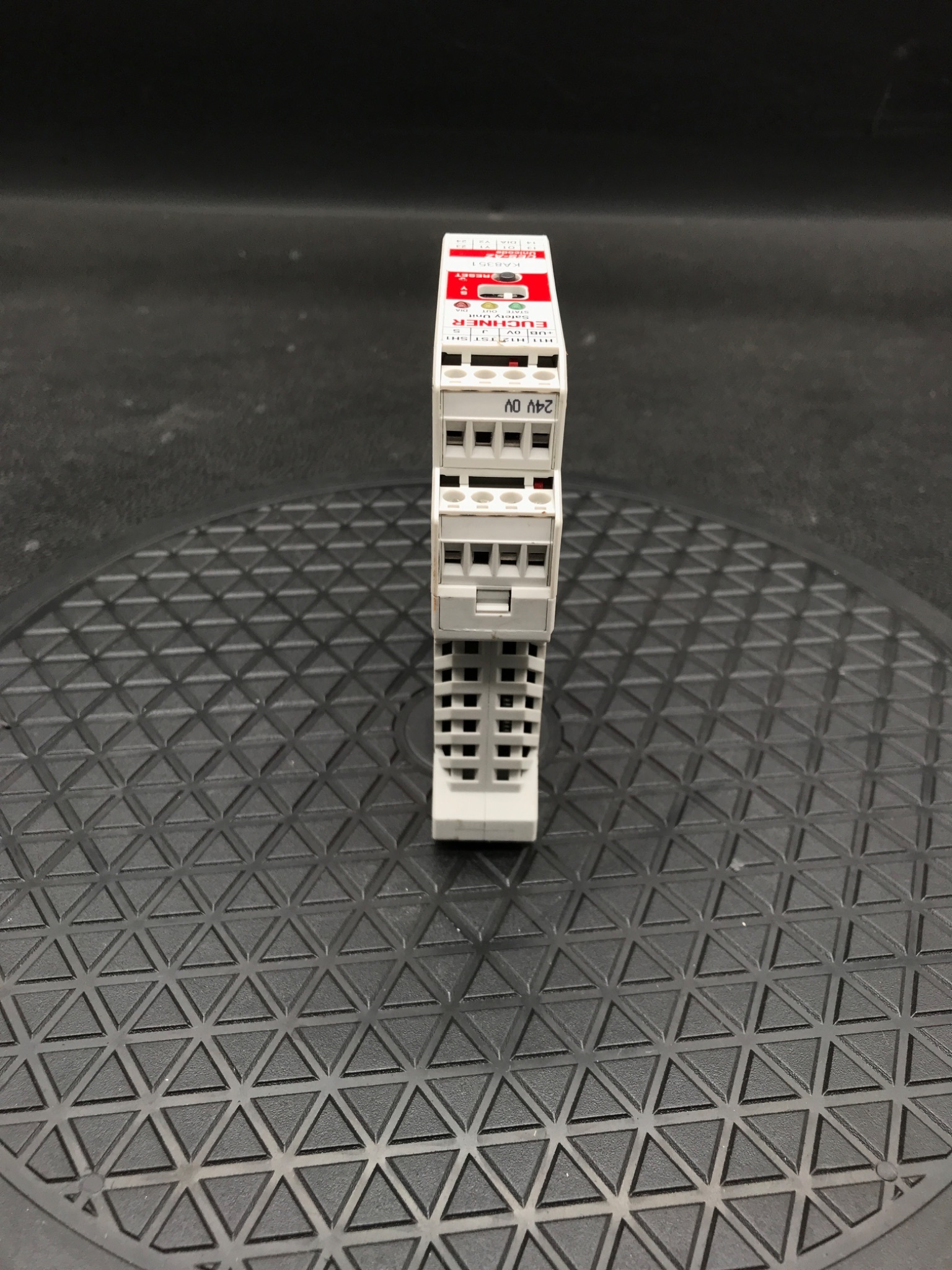 EUCHNER CES-AZ-AES-01B Safety Unit USED 3