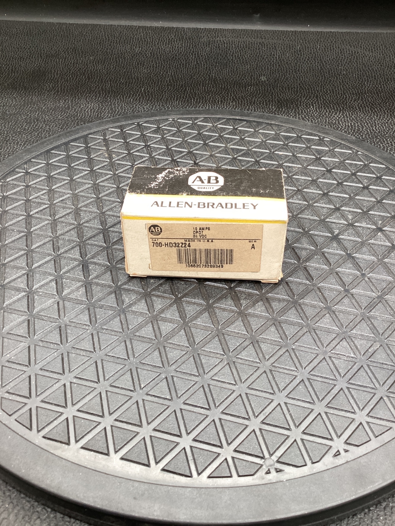 Allen-Bradley 700-HD32Z24 General Purpose Relay NEW 1