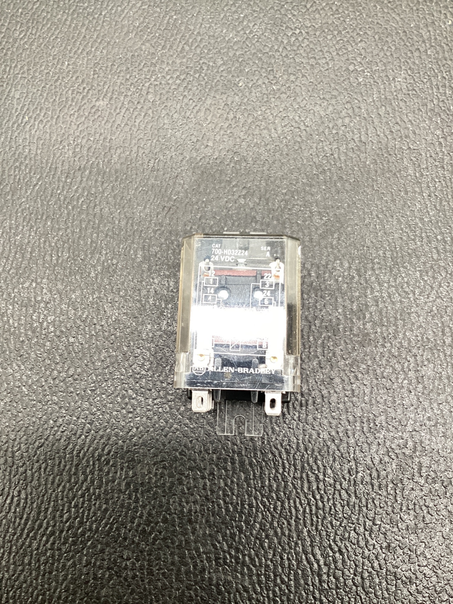 Allen-Bradley 700-HD32Z24 General Purpose Relay NEW 2
