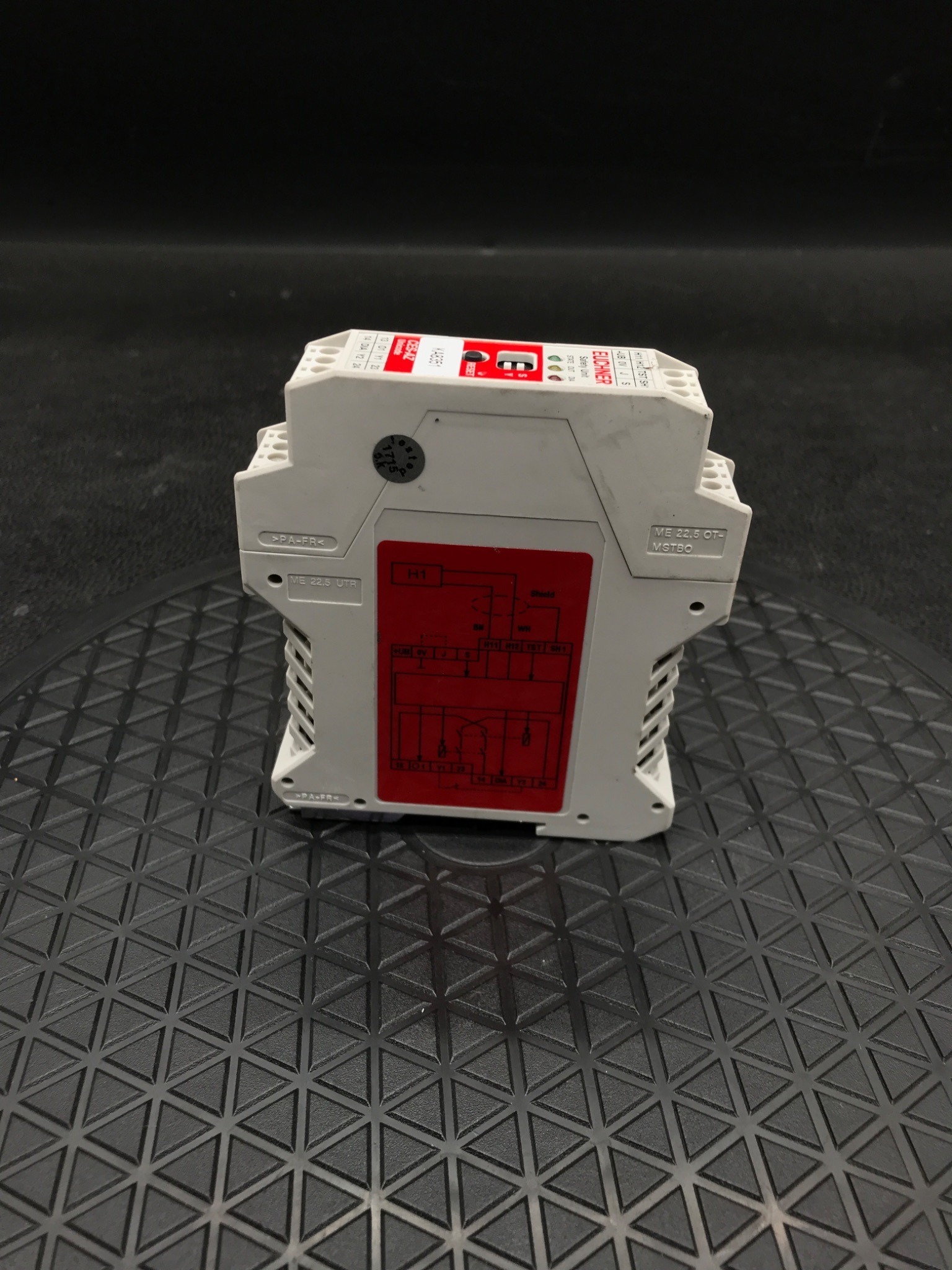 EUCHNER CES-AZ-AES-01B Safety Unit USED 4