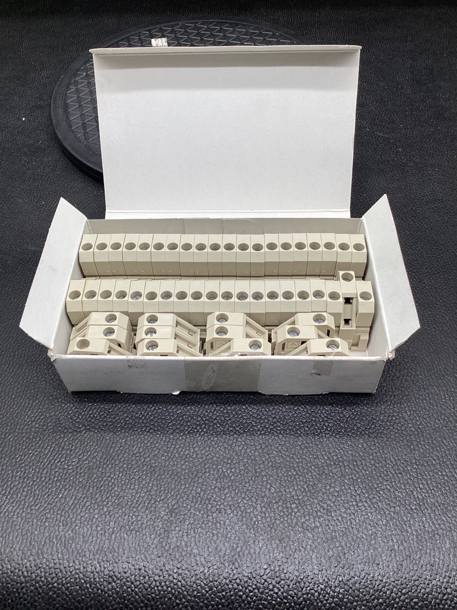 Siemens 8WA1808 Terminal Block End Retainer 10mm (Lot of 50) NEW 4
