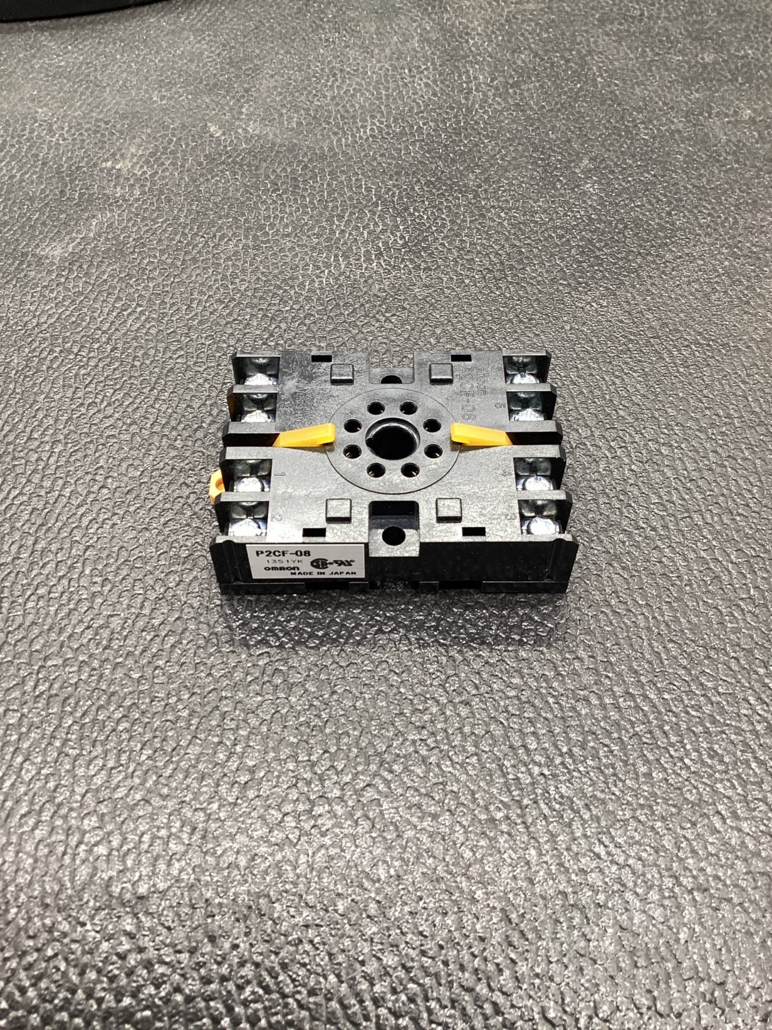 Omron P2CF-11 Connecting Socket (Box of 9) NEW 3