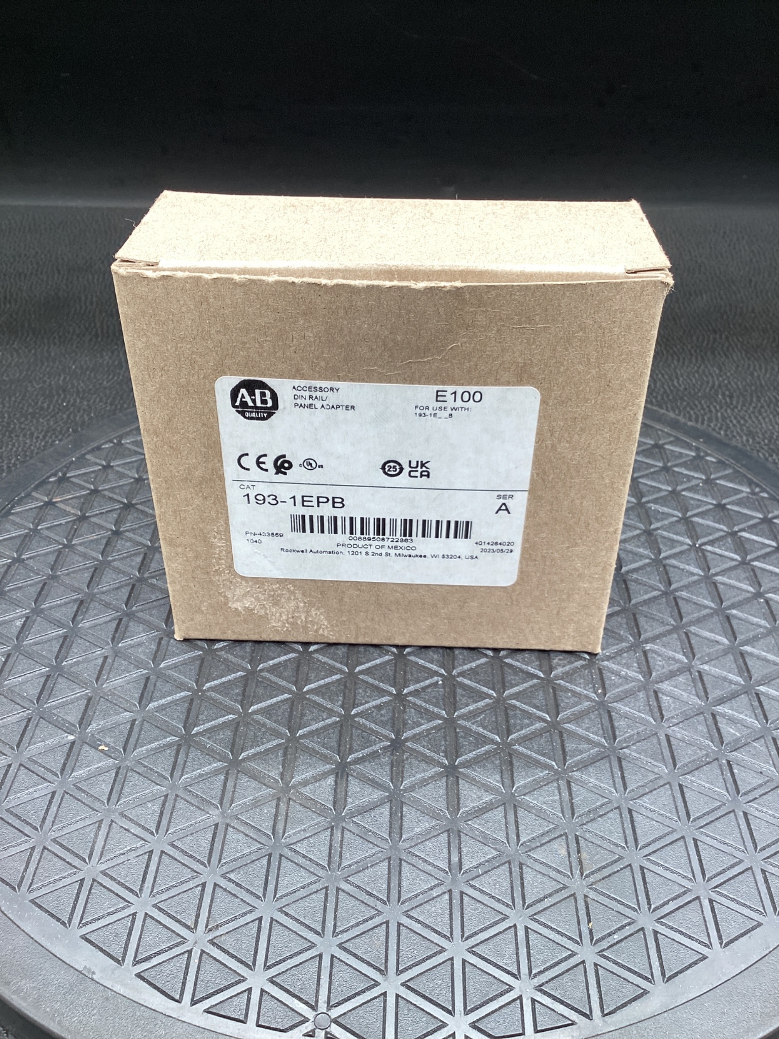 Allen-Bradley 193-1EPB E100 DIN Rail Panel Adapter NEW 1