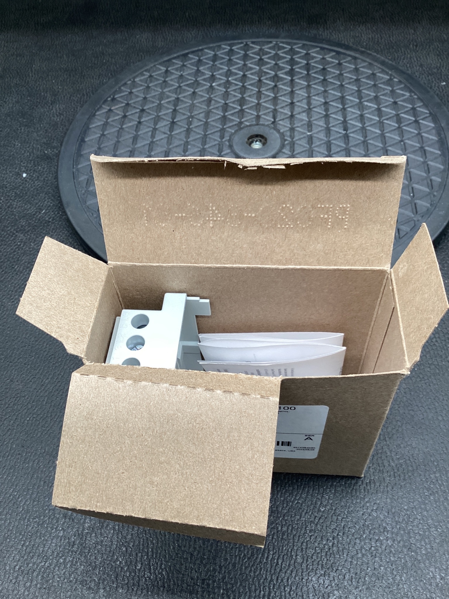 Allen-Bradley 193-1EPB E100 DIN Rail Panel Adapter NEW 4
