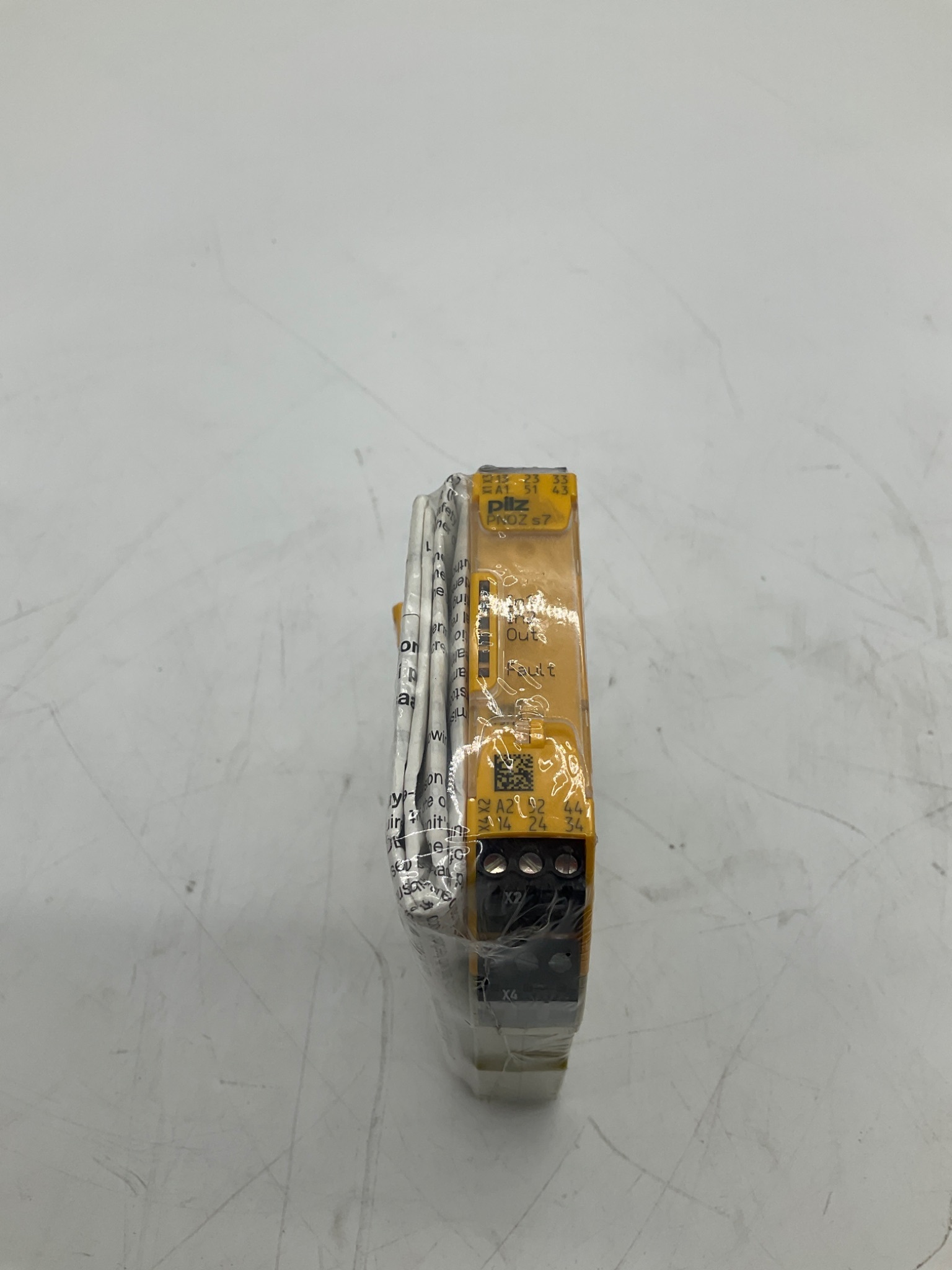 Pilz PNOZ s7 24VDC 4n/o 1n/c 750107 Safety Controller NEW 1