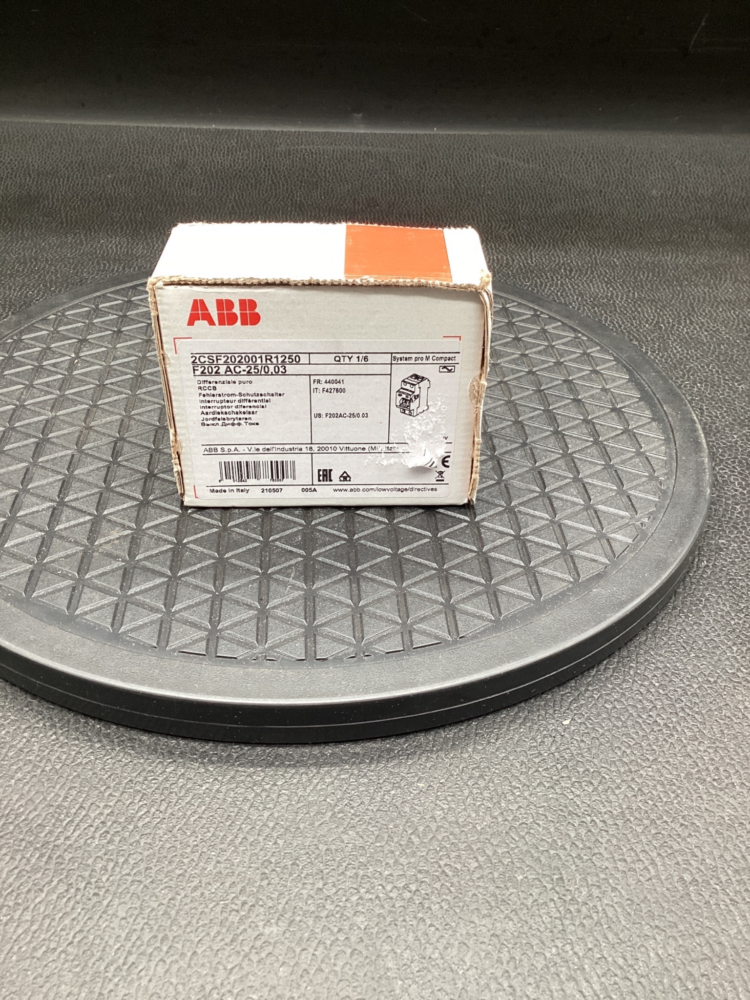 ABB 2CSF202001R1250 F202 AC-25/0.03 RCCB NEW 1