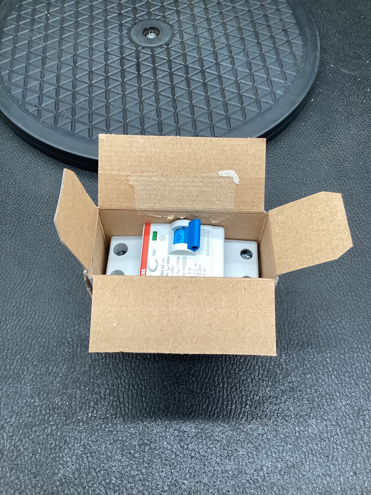 ABB 2CSF202001R1250 F202 AC-25/0.03 RCCB NEW 4