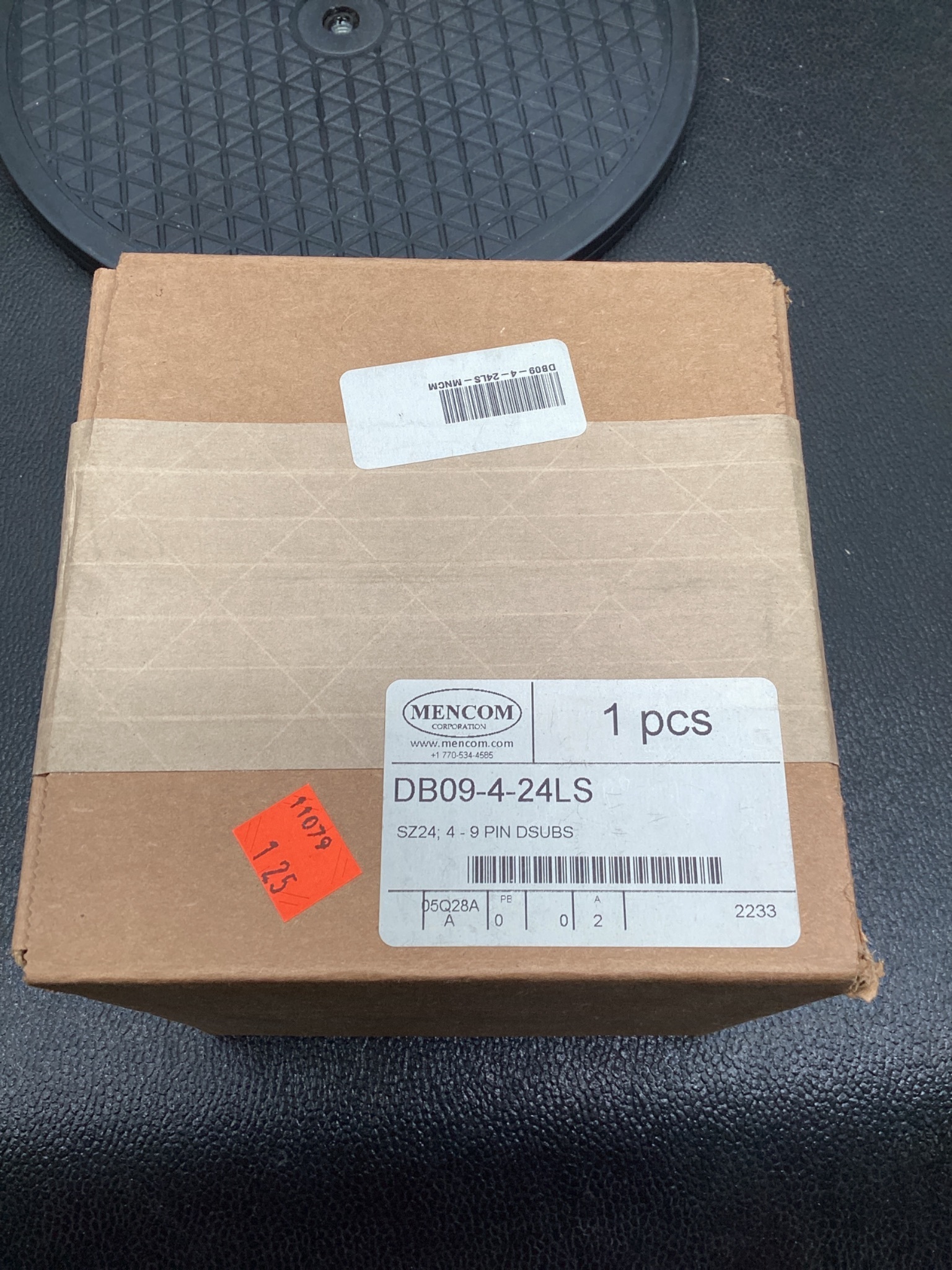 Mencom DB09-4-24LS Programming Device Interface NEW 2
