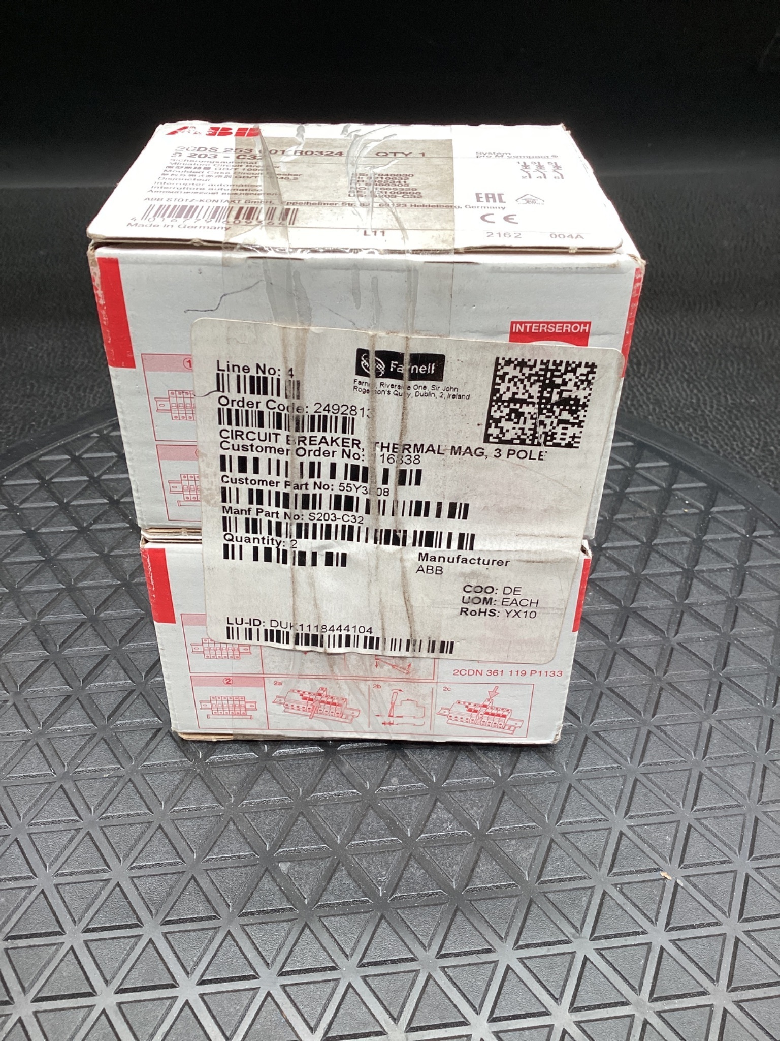 ABB S203-C32 Miniature Circuit Breaker 3-Pole 32A NEW 2