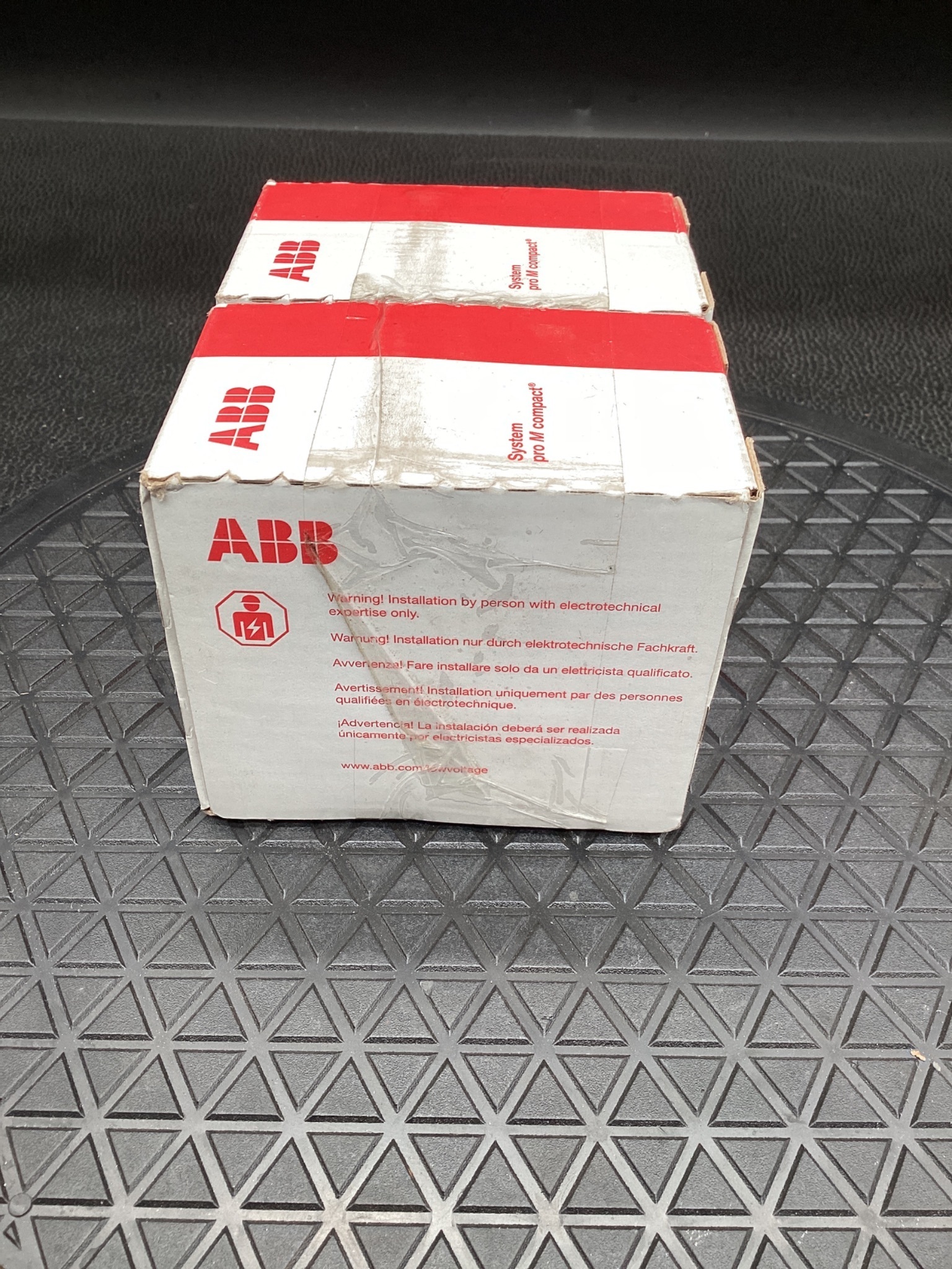 ABB S203-C32 Miniature Circuit Breaker 3-Pole 32A NEW 3