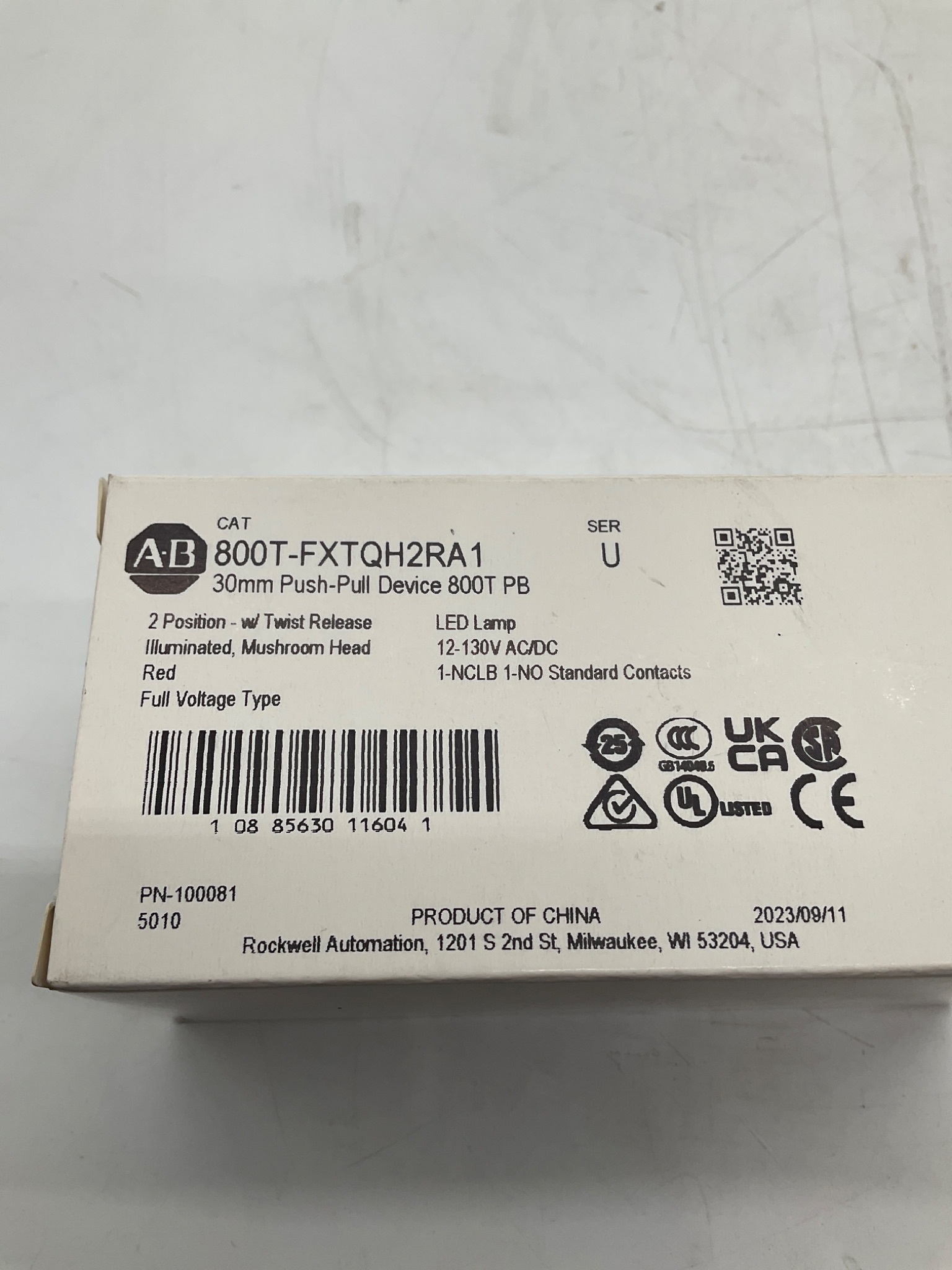 Allen-Bradley 800T-FXTQH2RA1 Illuminated Push-Pull Operator NEW 4