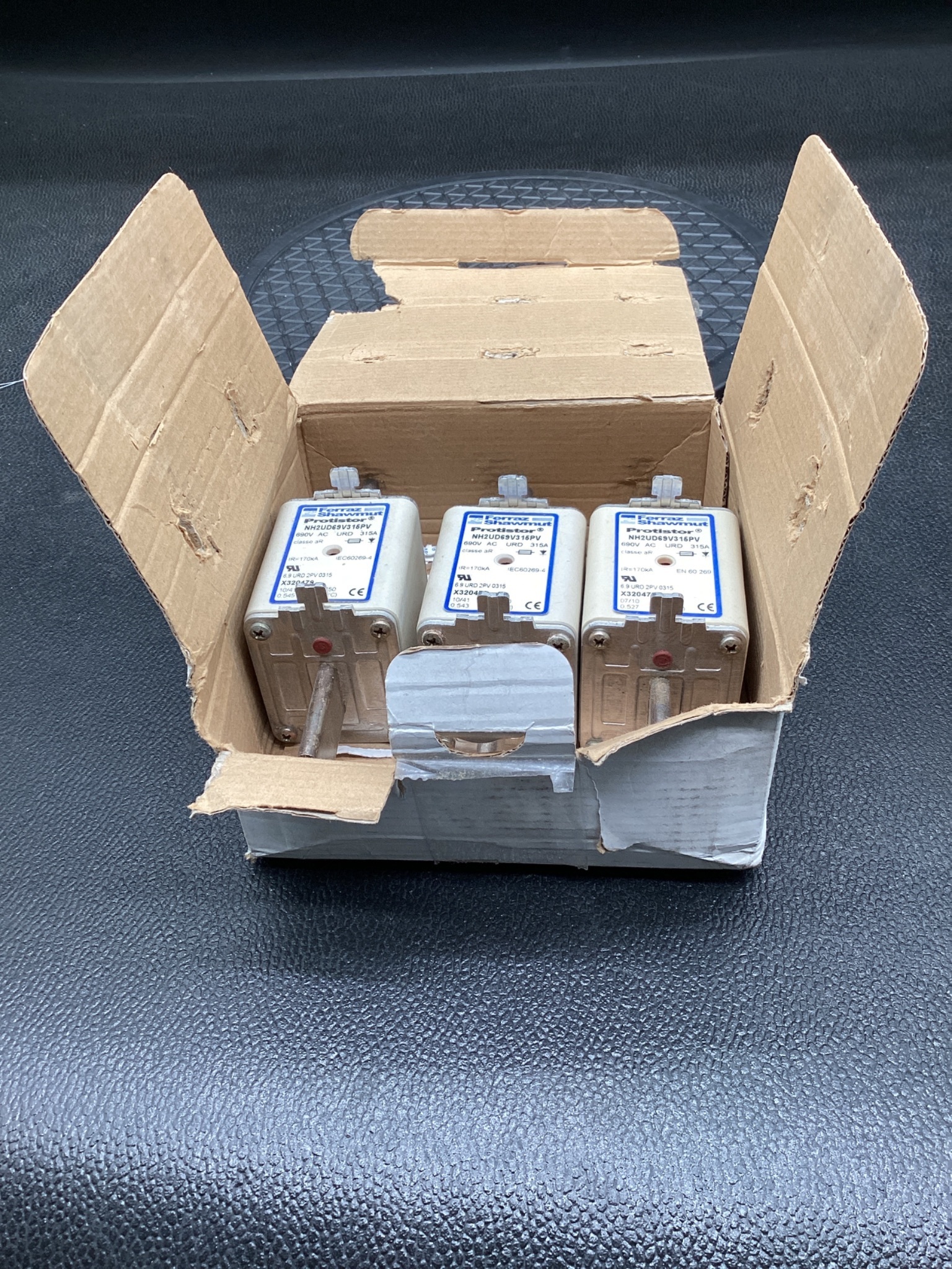 Mersen NH2UD69V315PV Protistor Semiconductor Fuse 315A 690VAC (Box of 3) NEW 3