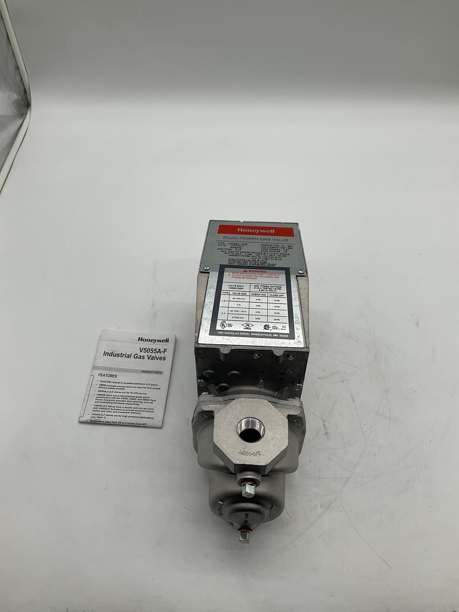 Honeywell V4055D1035 Fluid Power Gas Valve 1/2in 120VAC NEW 2