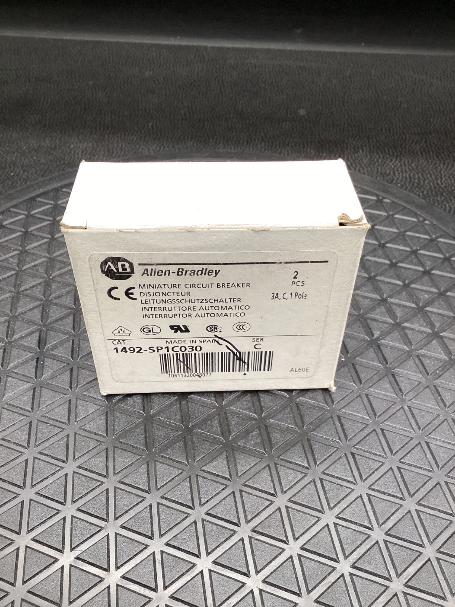 Allen-Bradley 1492-SP1C030 Supplementary Protector 1-Pole 3A (Box of 2) NEW 2
