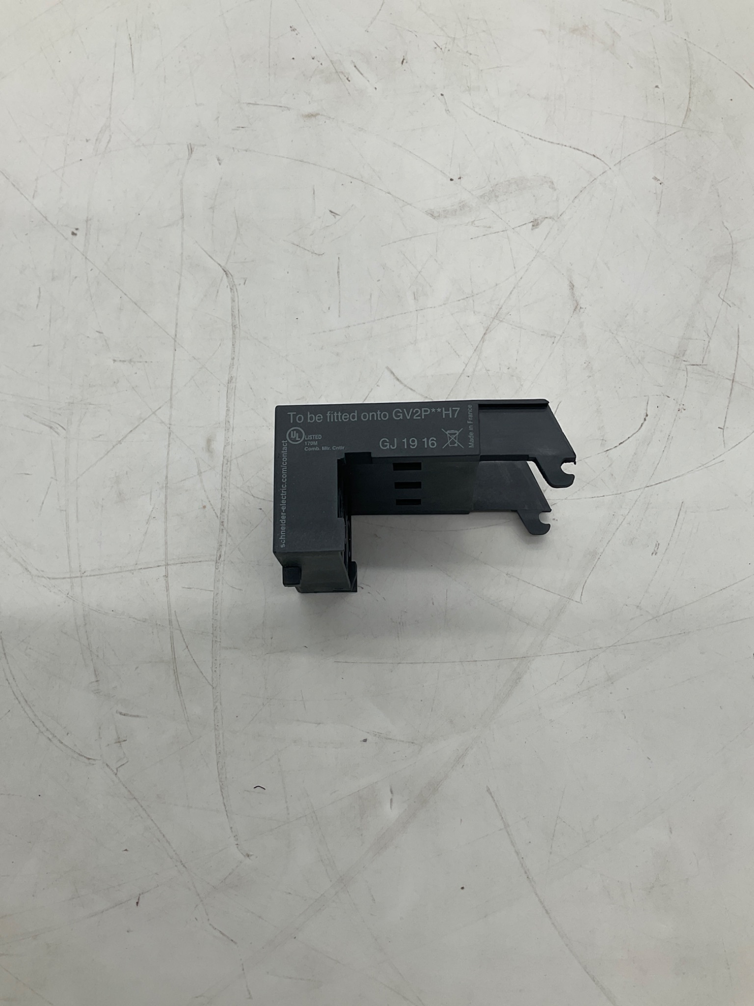 Schneider Electric GV2GH7 TeSys Deca Large Spacing Adapter NEW 3