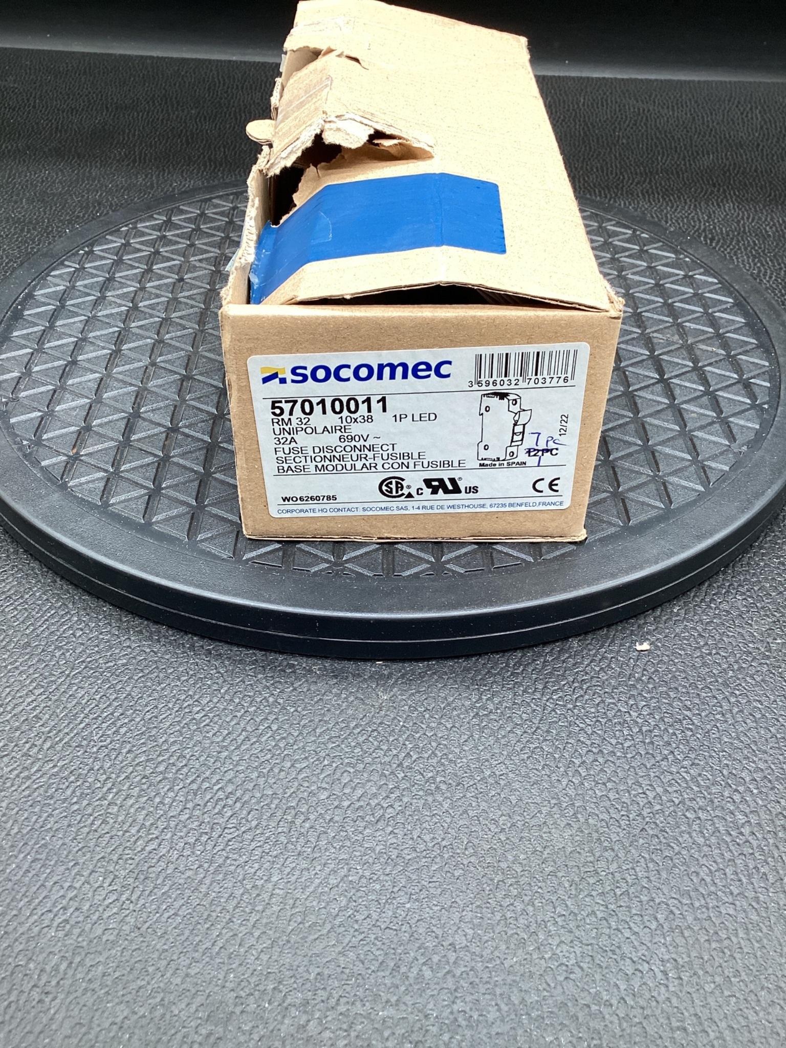 Socomec 57010011 RM32 Fuse Disconnect Base 32A 690V 1-Pole LED (Box of 7) NEW 1
