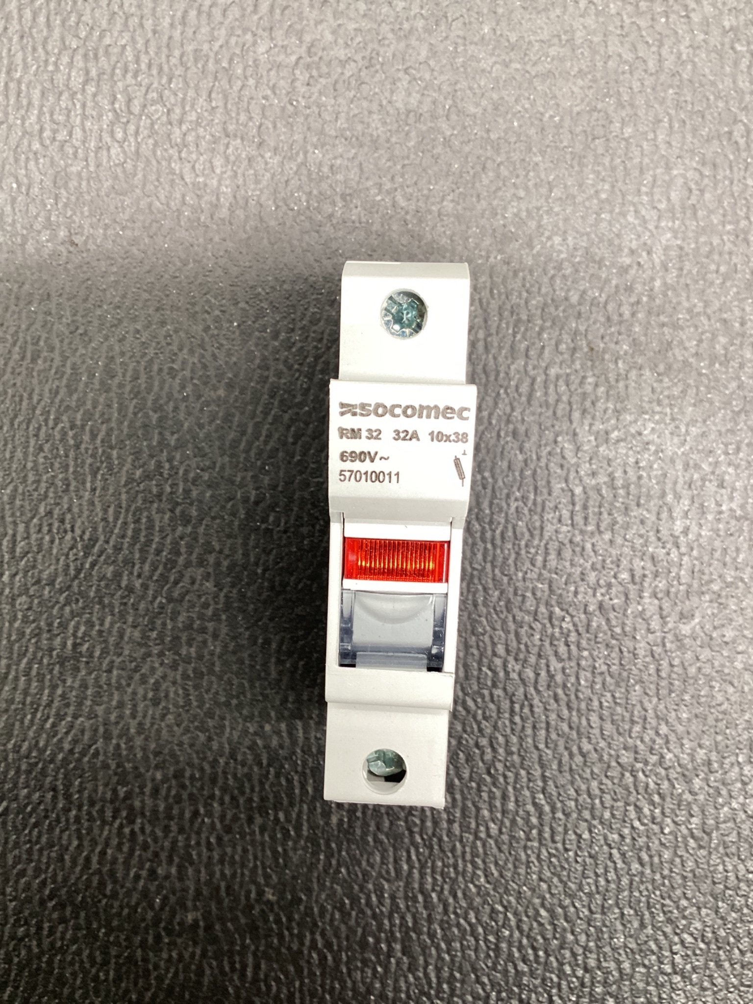Socomec 57010011 RM32 Fuse Disconnect Base 32A 690V 1-Pole LED (Box of 7) NEW 3