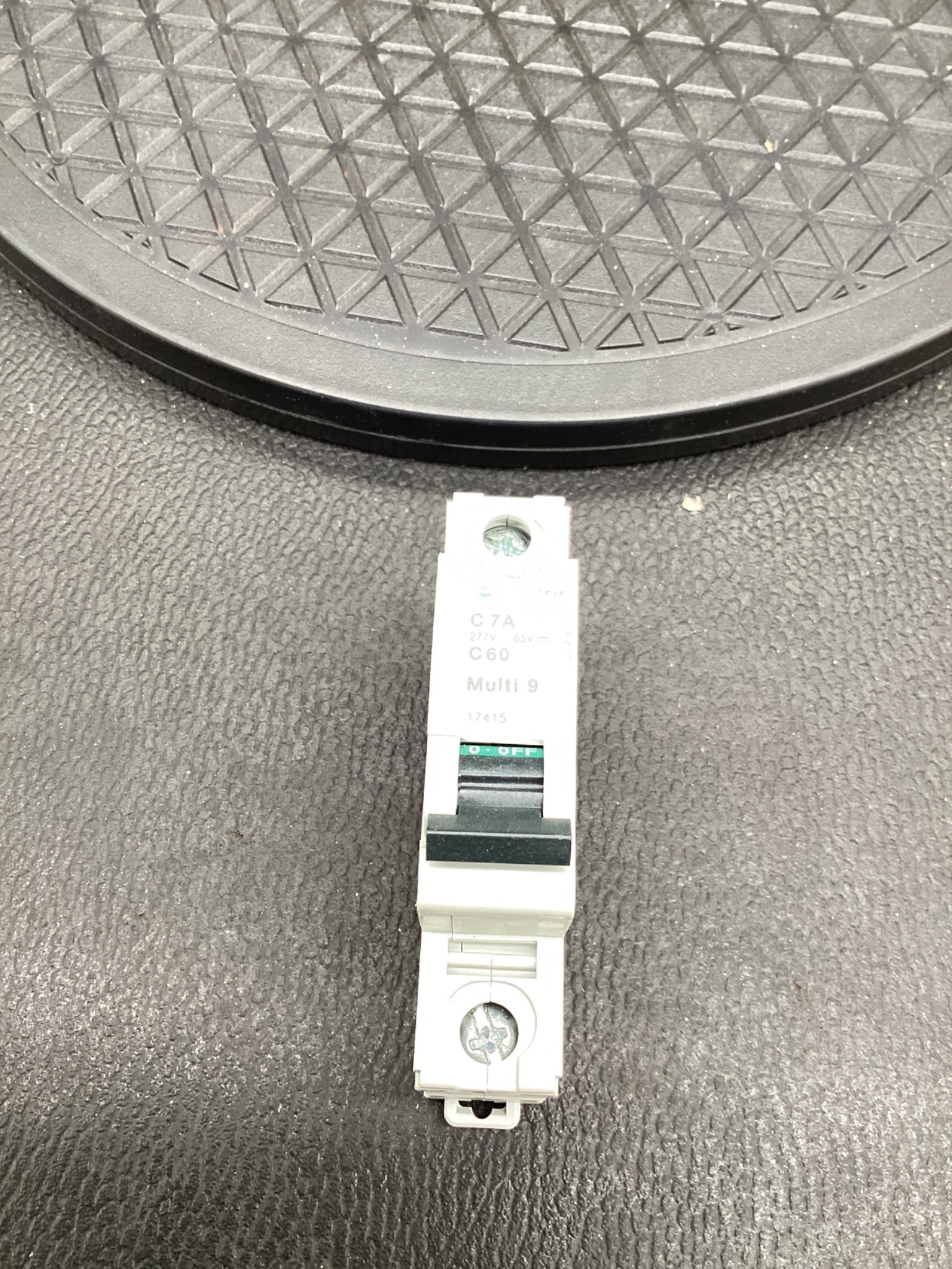 Schneider Electric 17415DA Multi 9 C60 Supplementary Protector 1-Pole 7A NEW 3