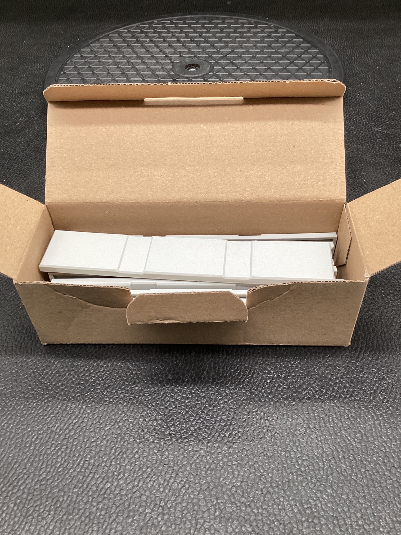 Allen-Bradley 141A-TR3E Busbar End Cover (Box of 10) NEW 3
