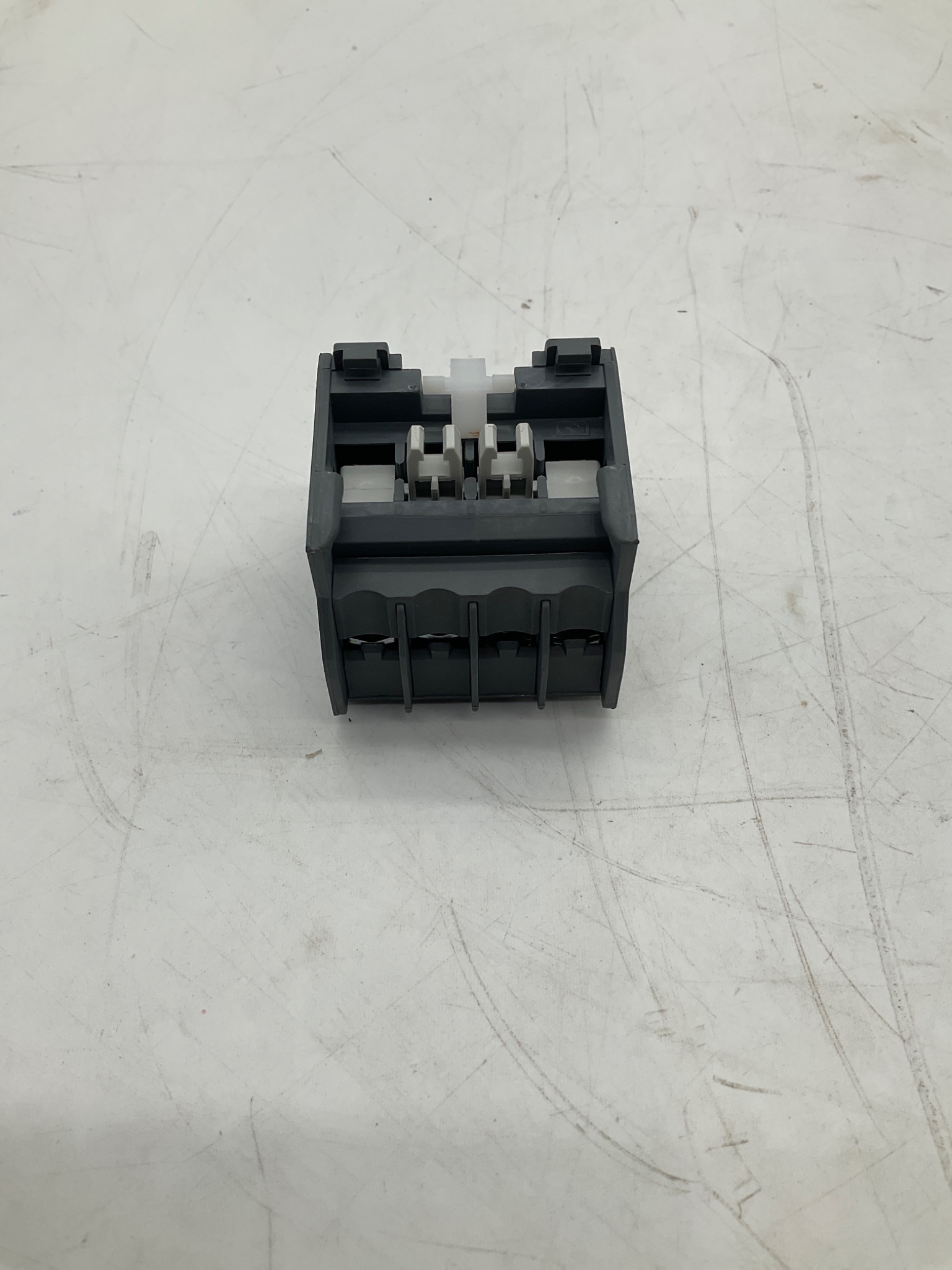 ABB CA5-22E Auxiliary Contact Block 2NO 2NC USED 3