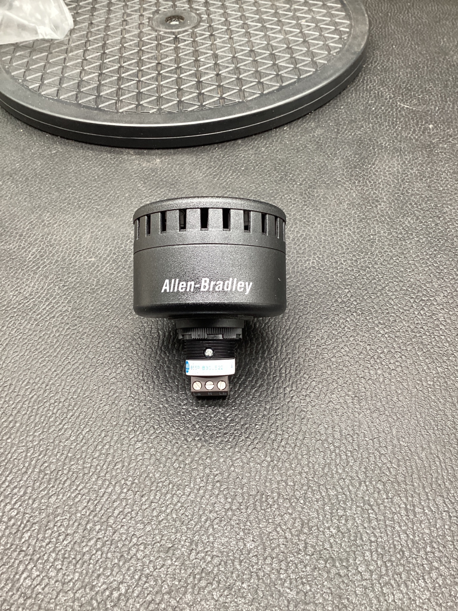 Allen-Bradley 855P-B30LE22 Panel Mount Sounder 12-24V AC/DC NEW 3