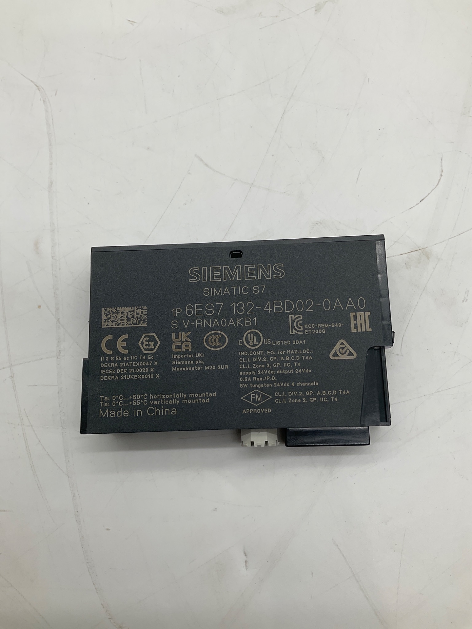 Siemens 6ES7 132-4BD02-0AA0 SIMATIC ET 200S Digital Output Module NEW 3