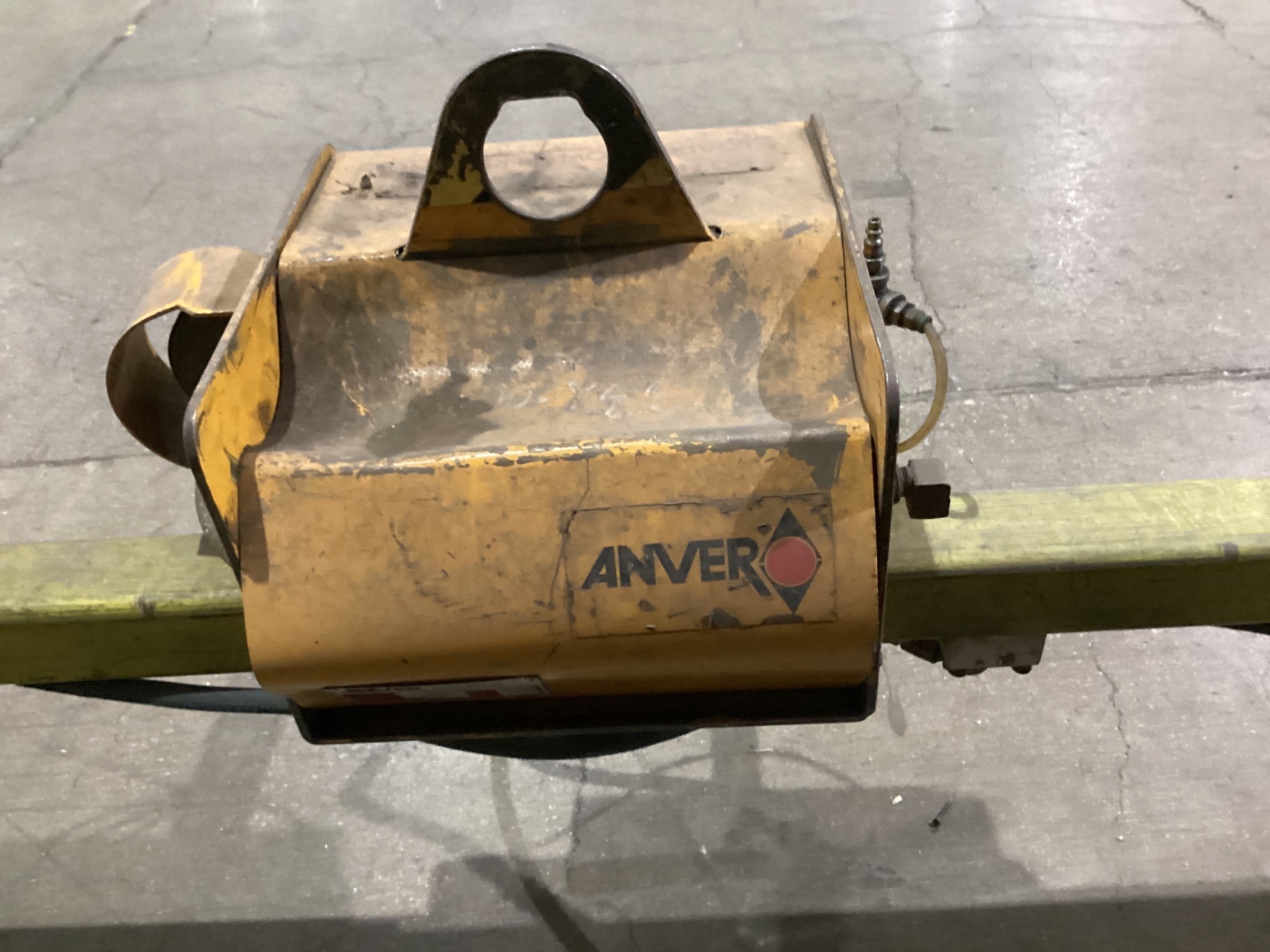 ANVER AP1-02 Vacuum Lifter Dual Pad Lift Assist USED 6