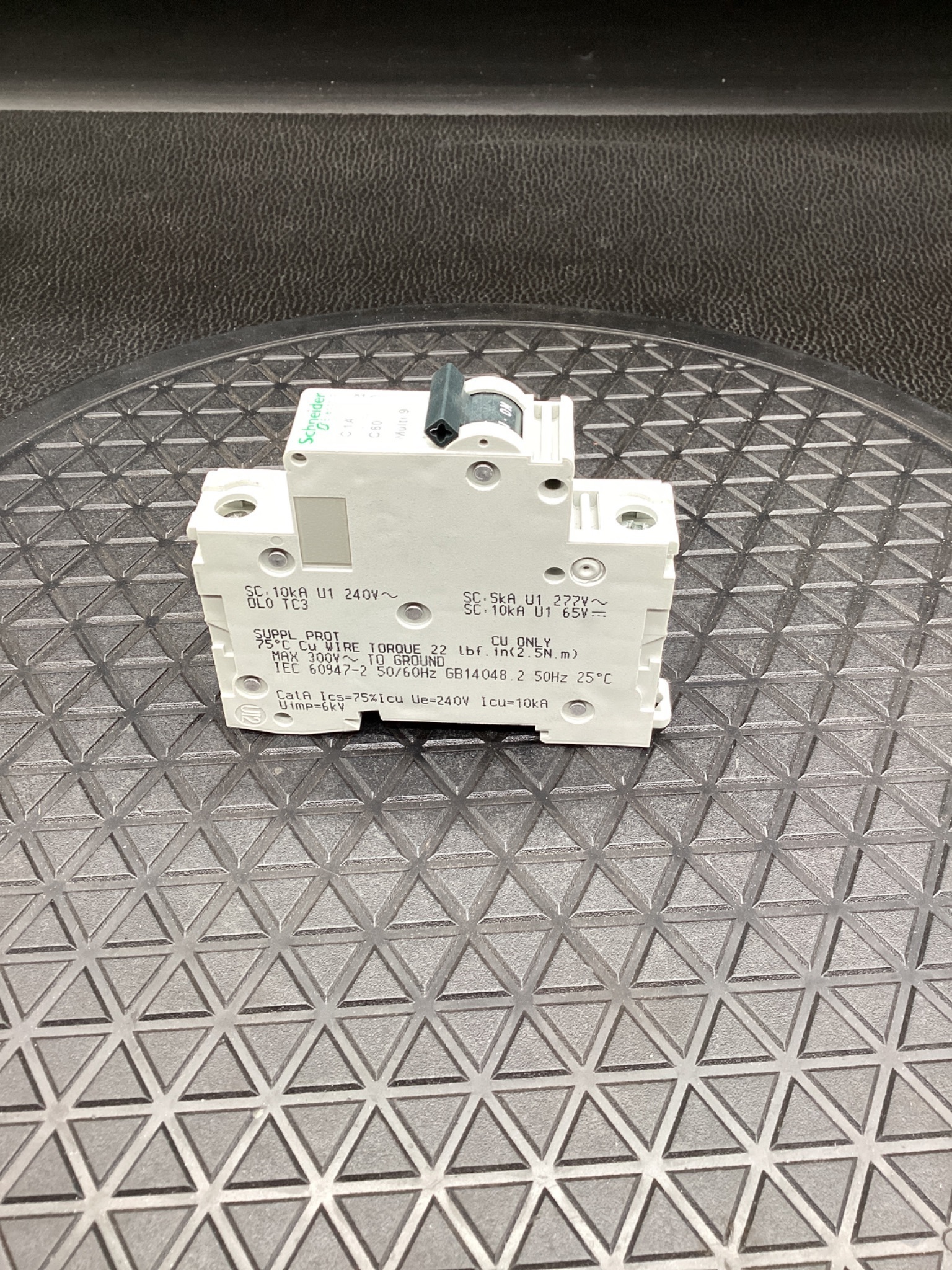Schneider Electric 24425CA Multi 9 C60 Supplementary Protector C1A 1-Pole NEW 2