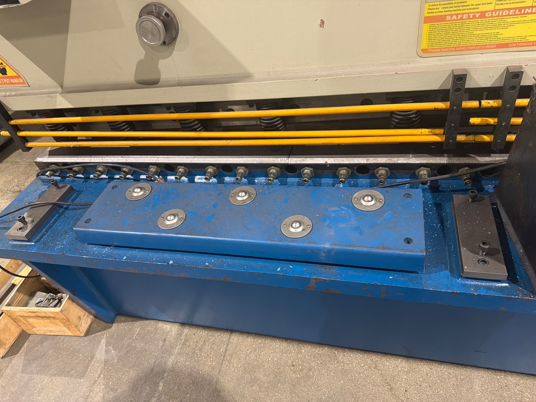 10'x1/4" HTC Model 250-10A Hydraulic Shear Used 5