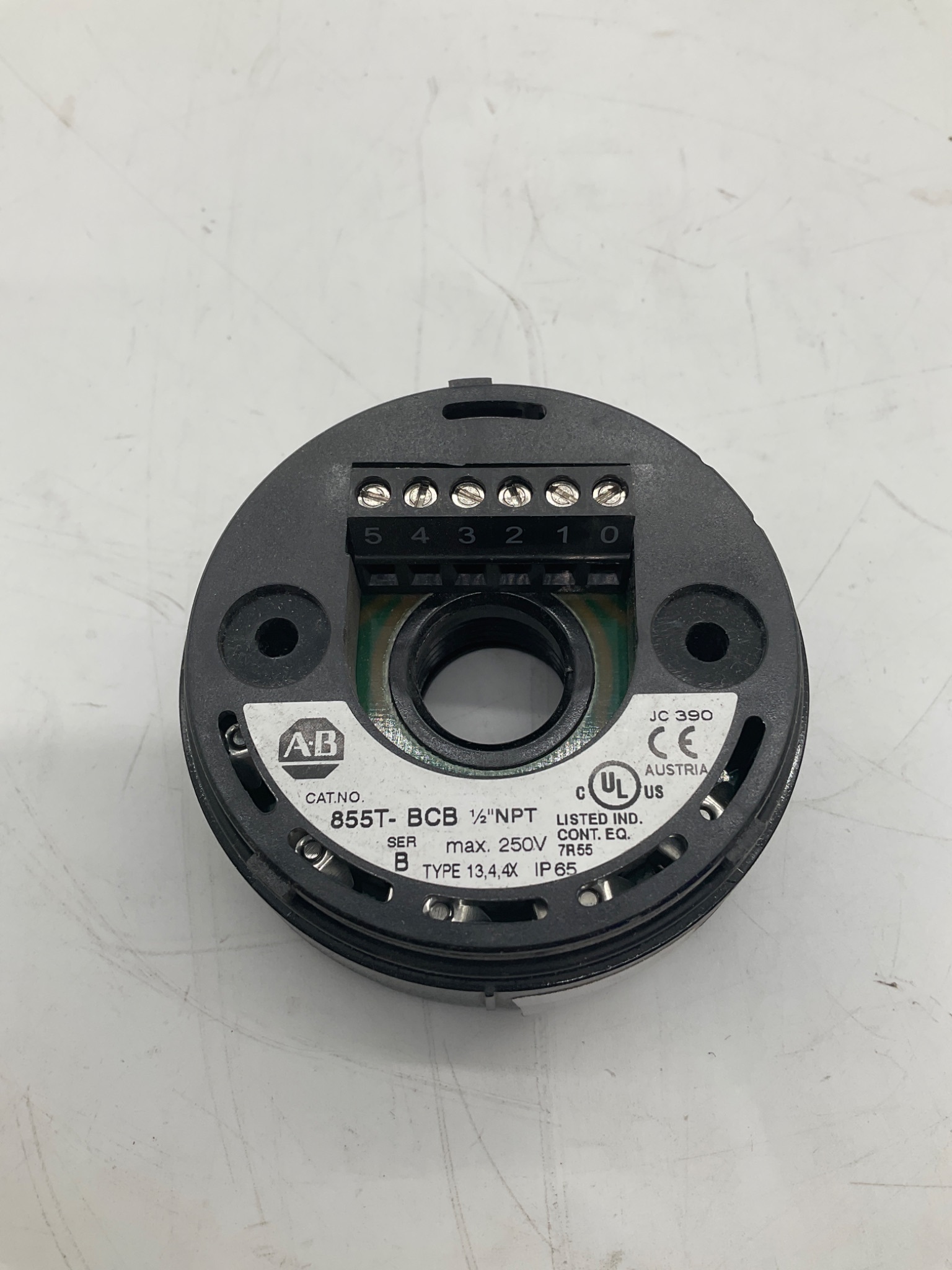 Allen-Bradley 855T-BCB Stack Light Base 1/2 NPT USED 1