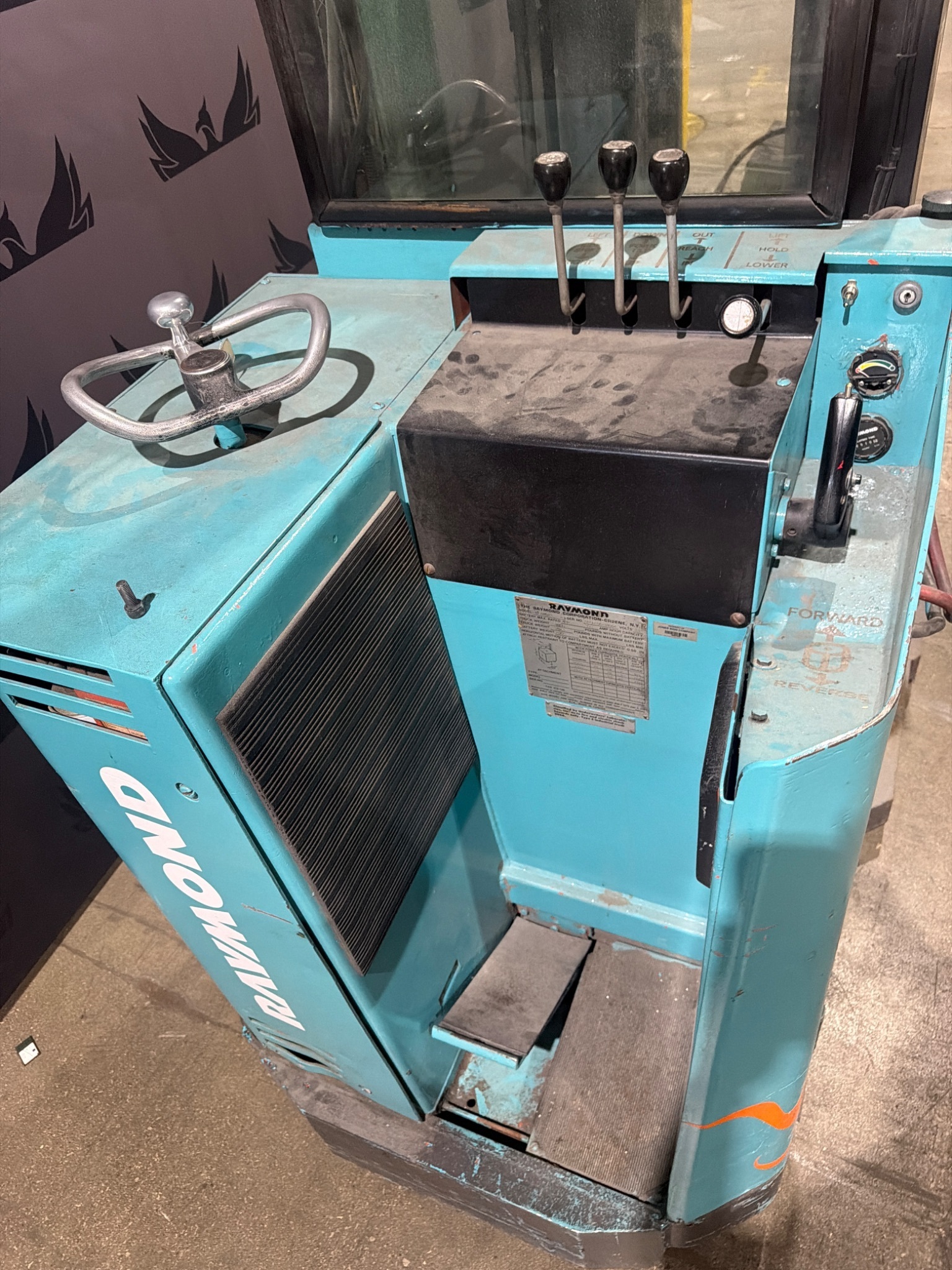 RAYMOND 20IR40TT 4000 LB Reach Truck with TS24/100 Charger USED - Drive Wheel Damage 3