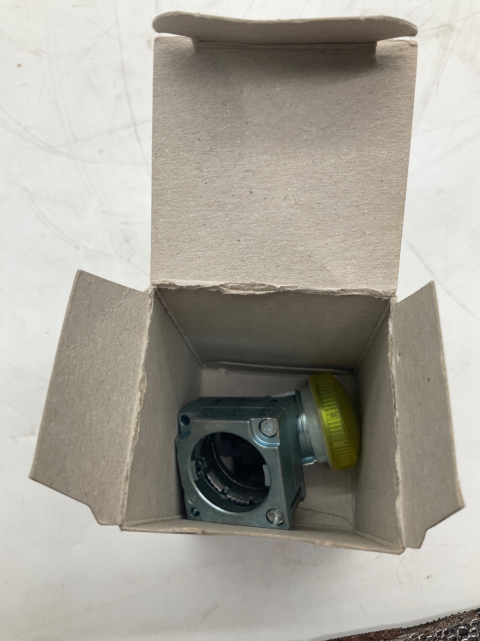 Siemens 3SB3644-6BA30 Yellow LED Indicator Light 24V AC/DC NEW 2