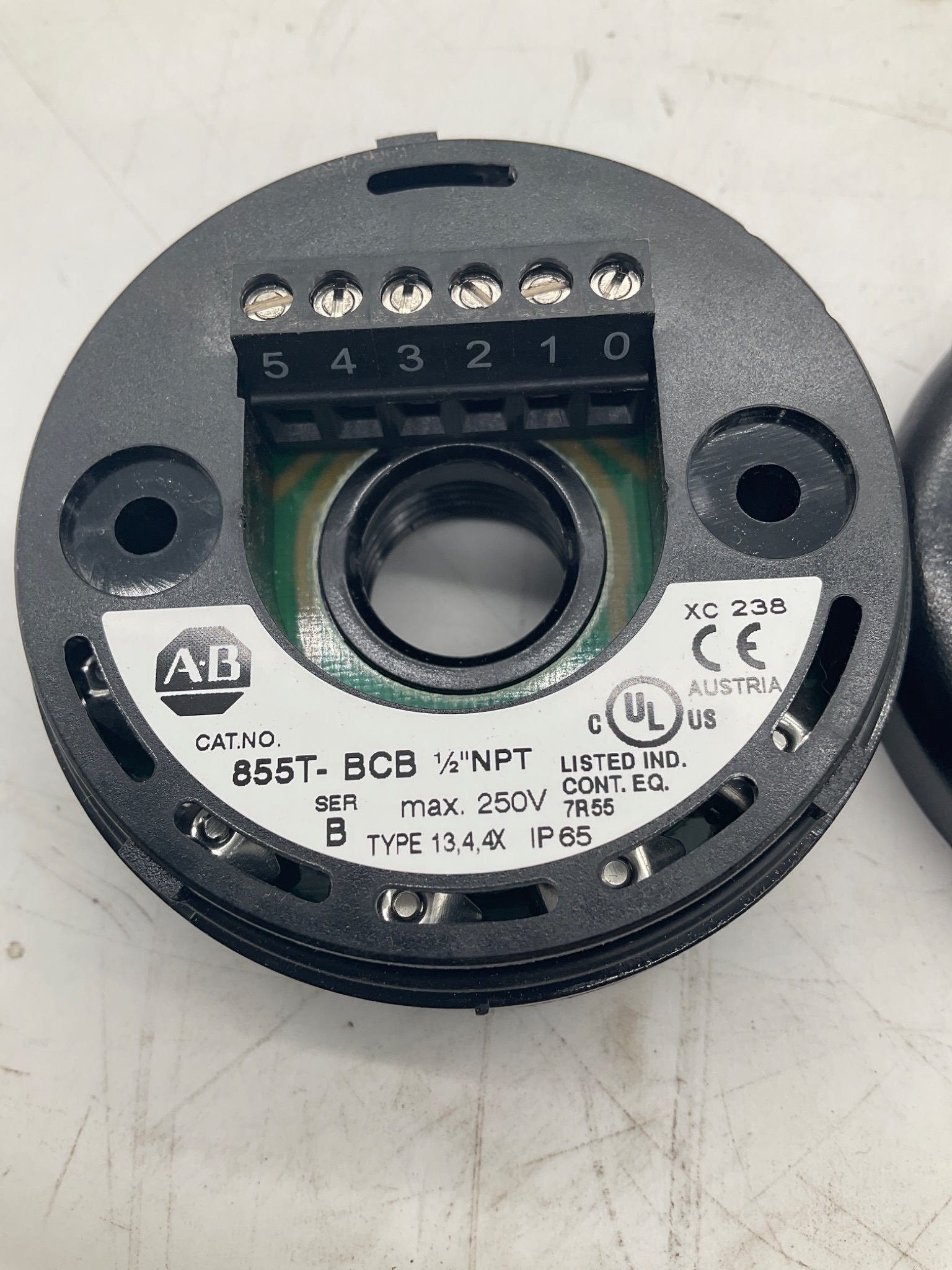 ALLEN-BRADLEY 855T-BCBC Surface Mount Base 1/2" NPT IP65 NEW 1