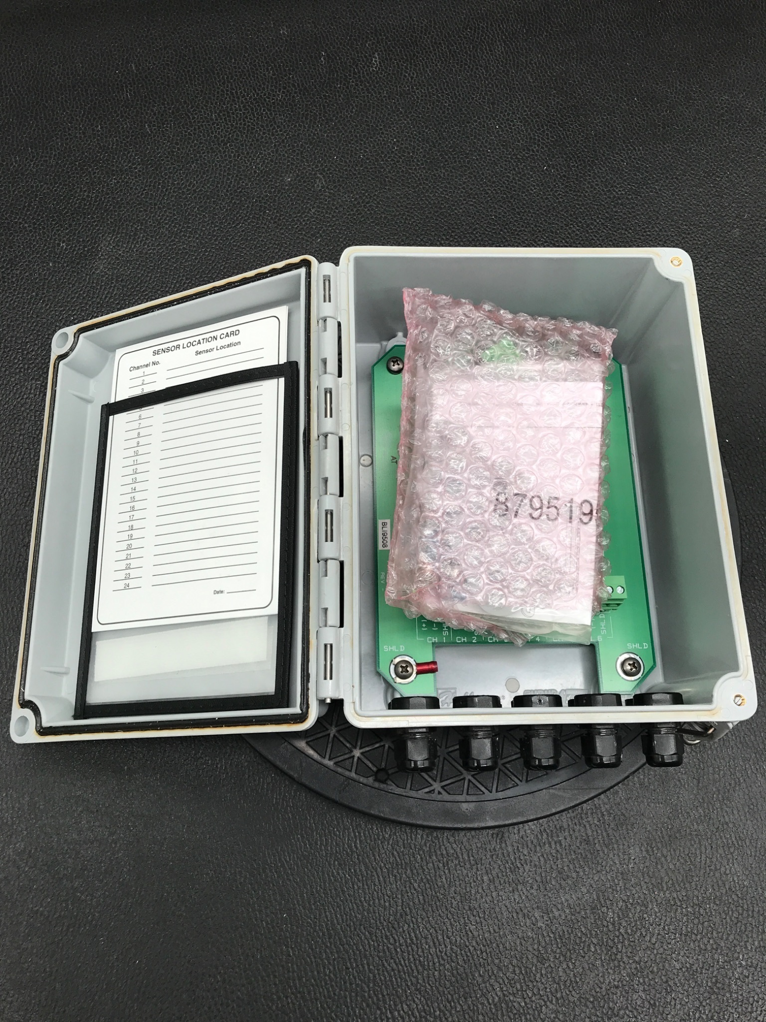HOFFMAN A864CHQRFG NEMA 4X IP66 Vibration Interface Enclosure NEW 5