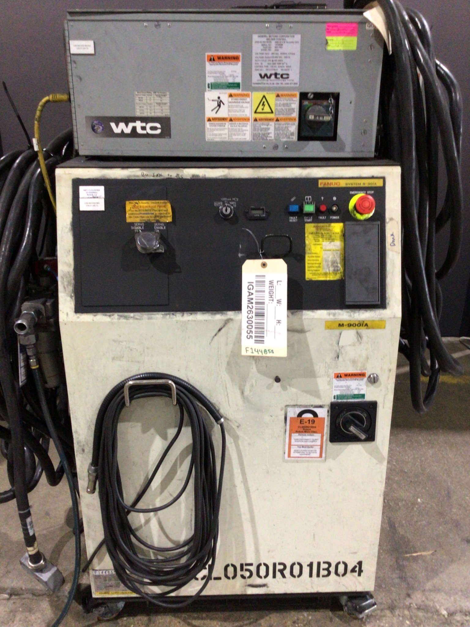 FANUC M-900iA/350 Complete With R-30iA Controller & WTC 6005 Weld Control USED 5